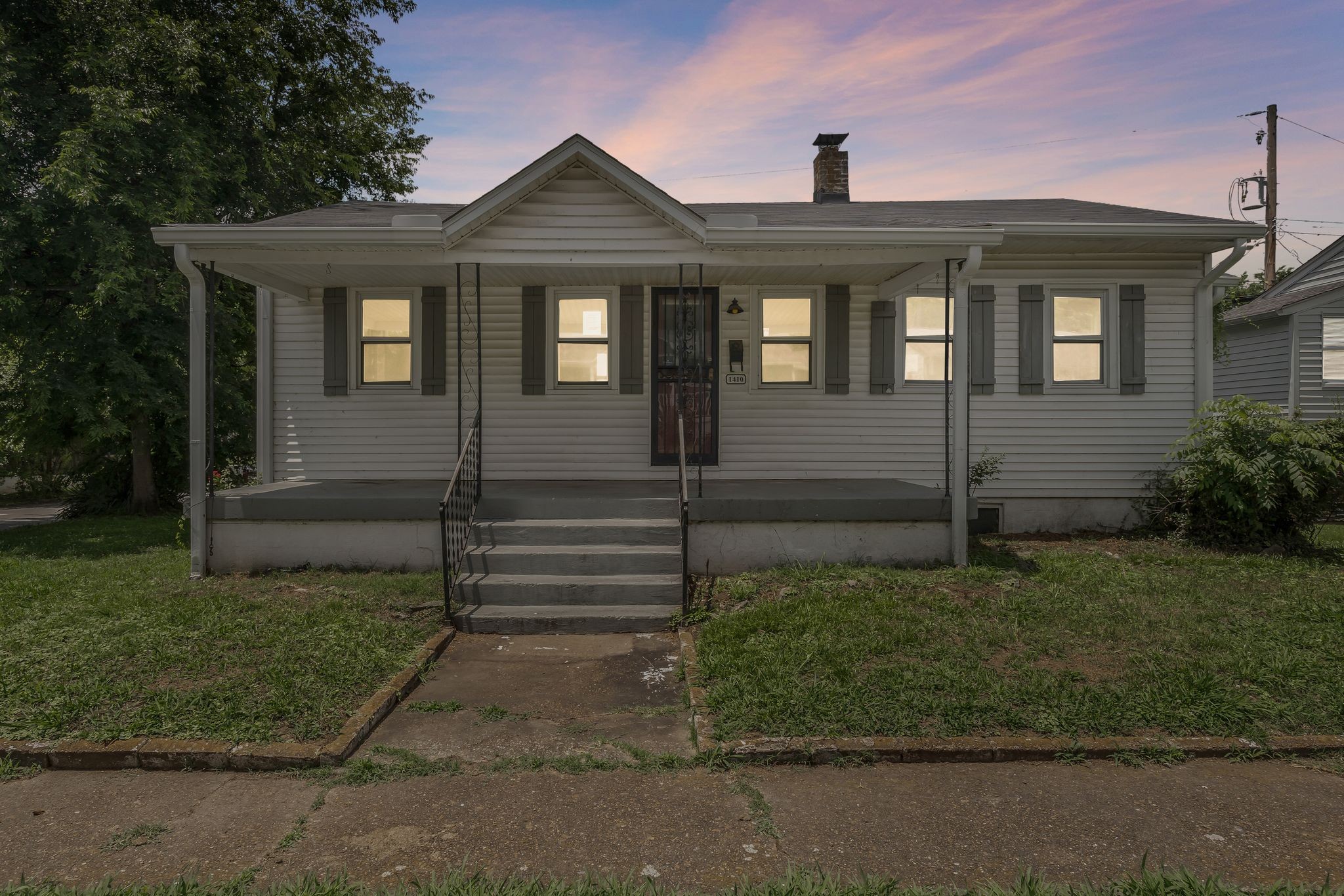 1410 Debow St