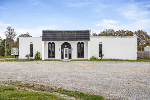 3874 Sparta Hwy McMinnville TN 37110