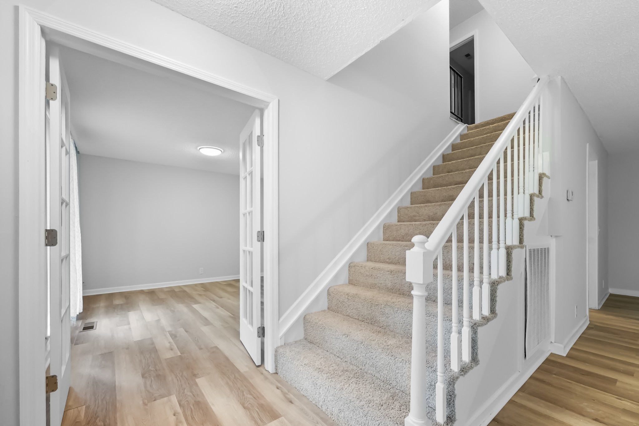 608 River Ridge Ct