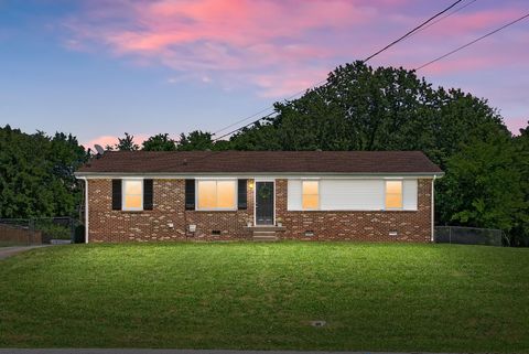 1319 Courtney Drive Clarksville TN 37042