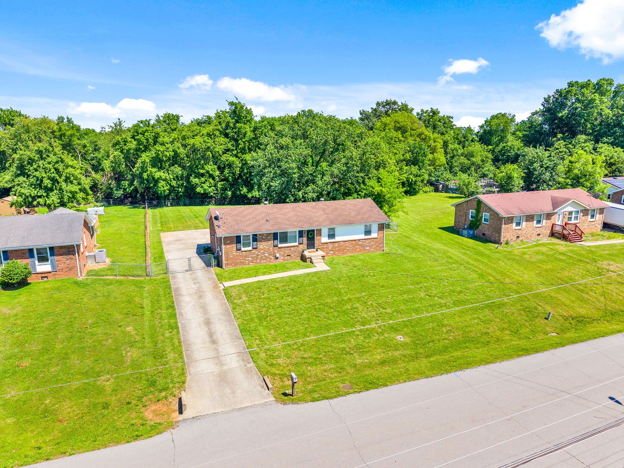 Clarksville, Tennessee 37042, United States, 3 Bedrooms Bedrooms, ,1 BathroomBathrooms,Residential,Active,138141