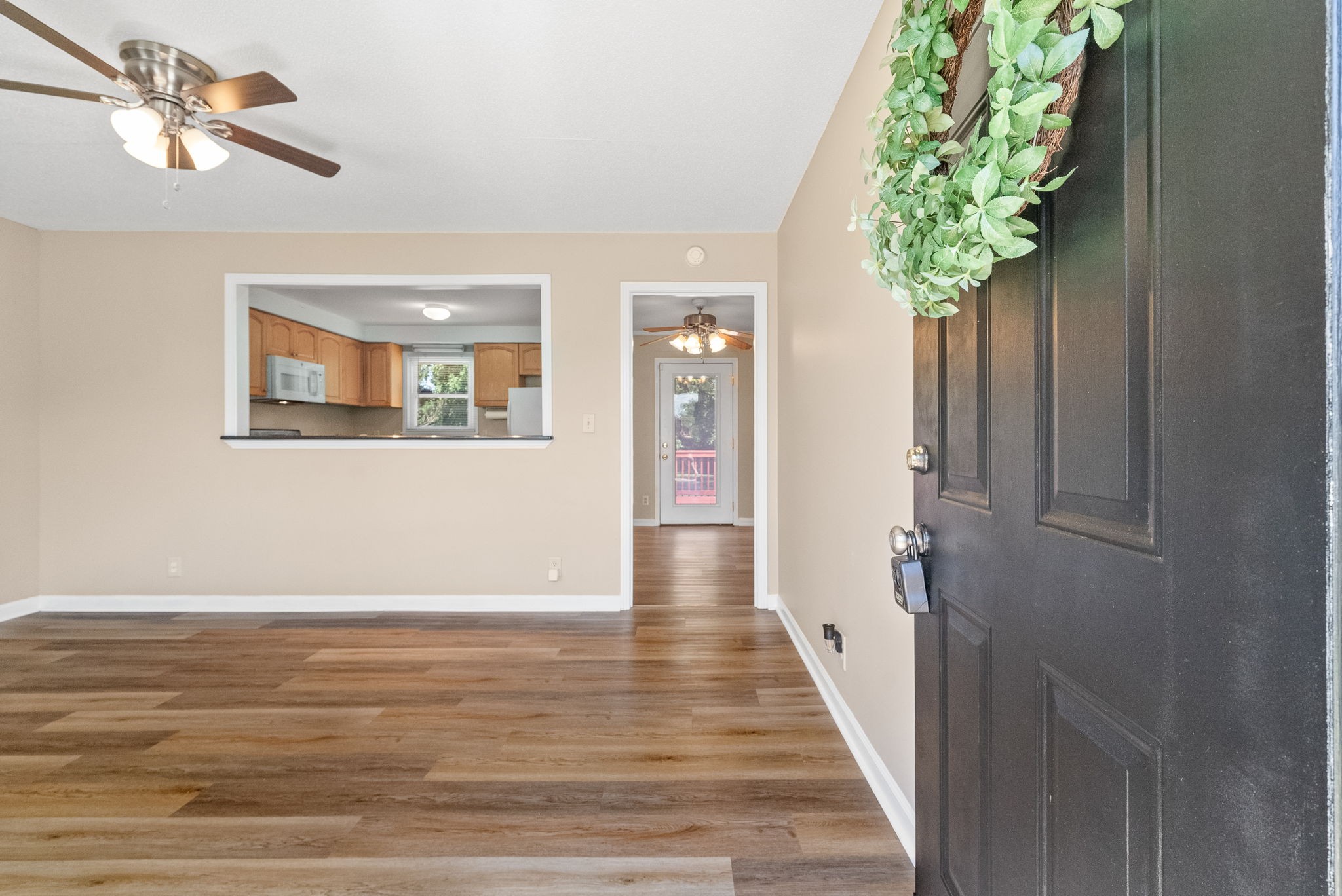 Clarksville, Tennessee 37042, United States, 3 Bedrooms Bedrooms, ,1 BathroomBathrooms,Residential,Active,138141