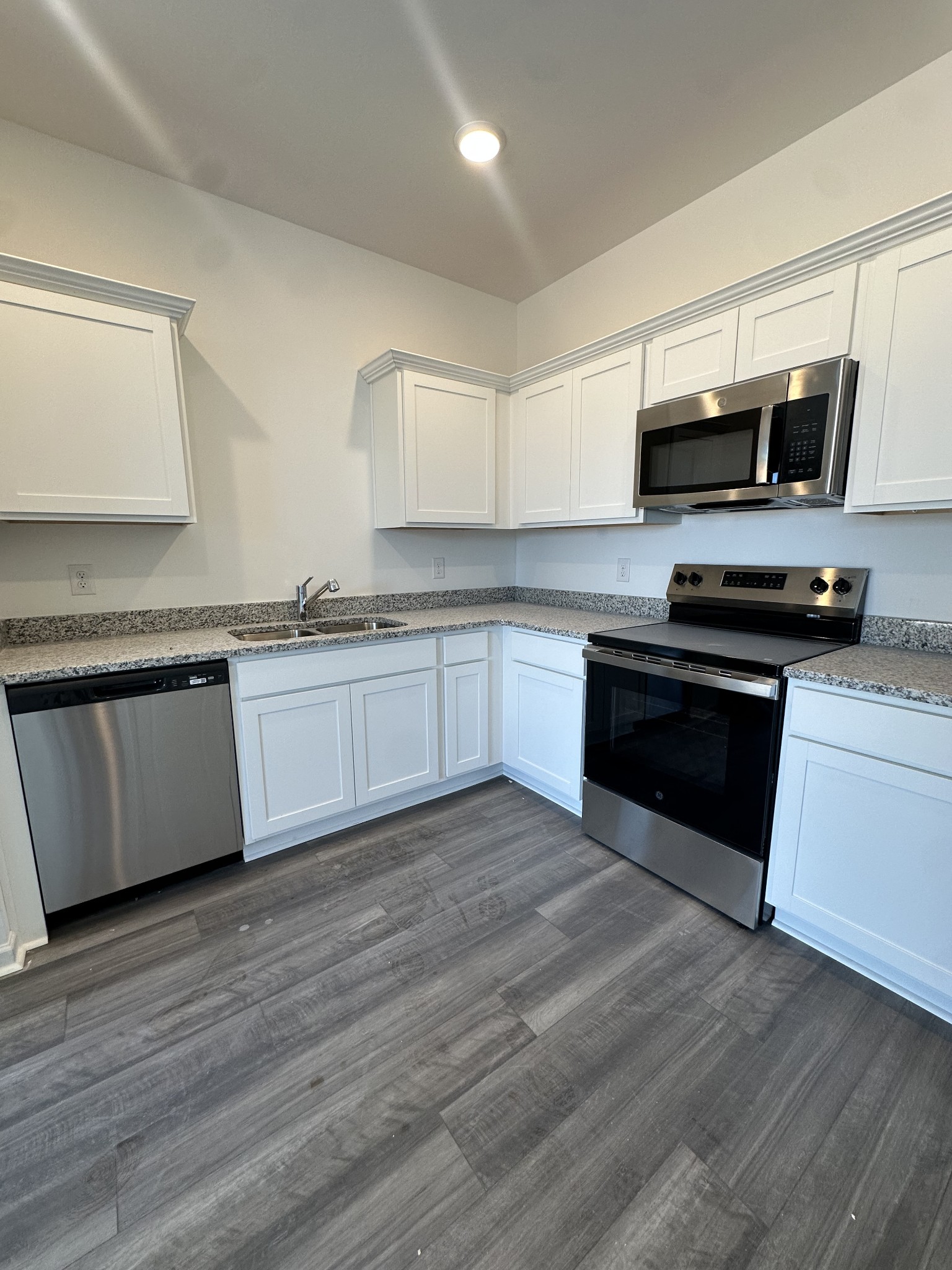 220 Darlington Dr