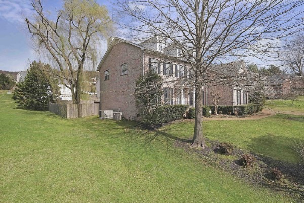 848 Loretta Dr
