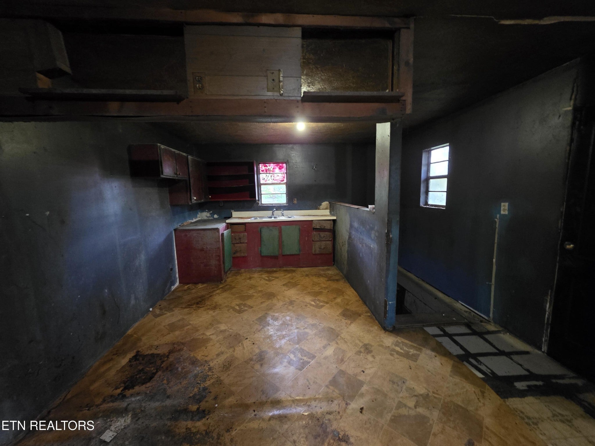 141 White Lane