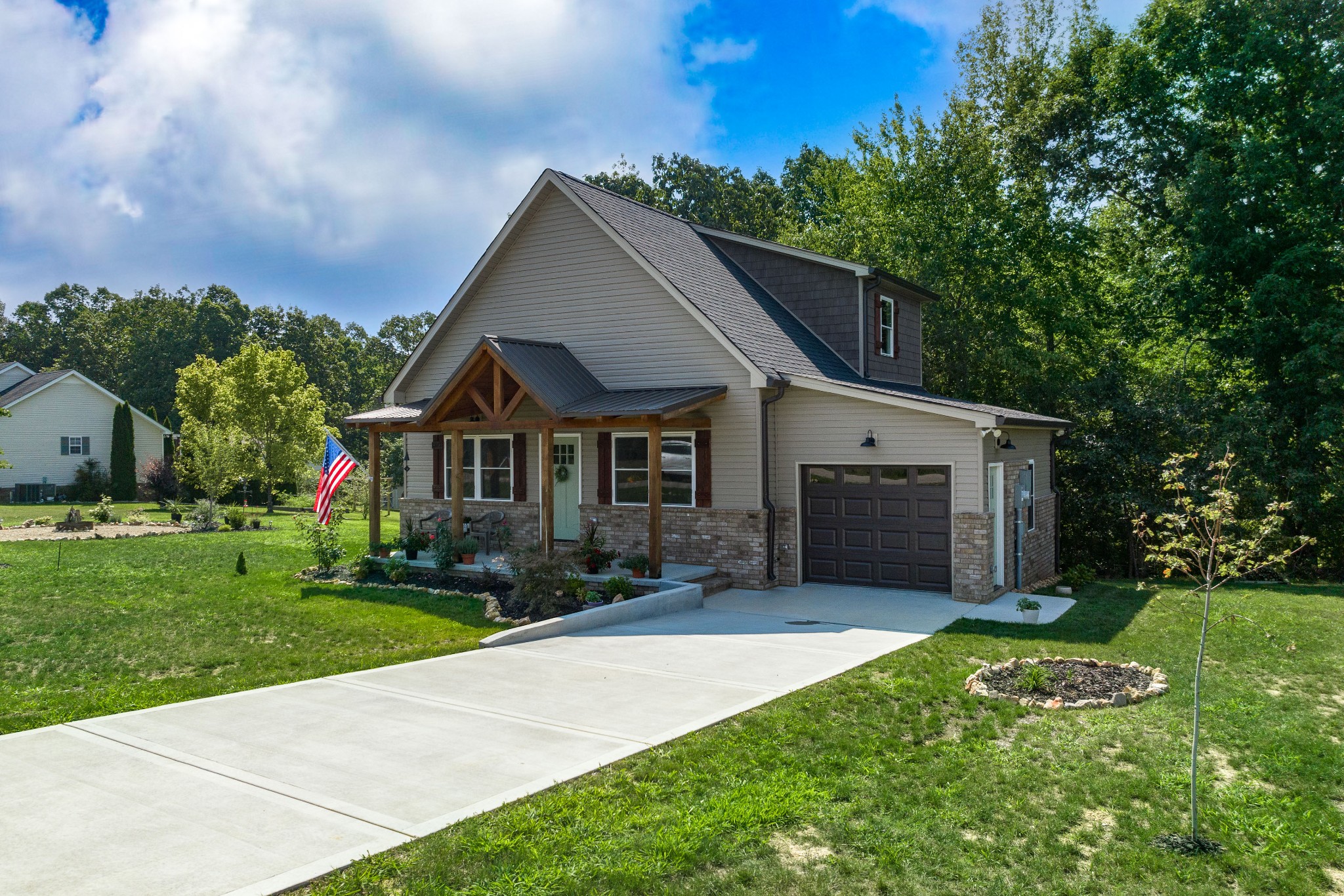 110 Commanche Dr