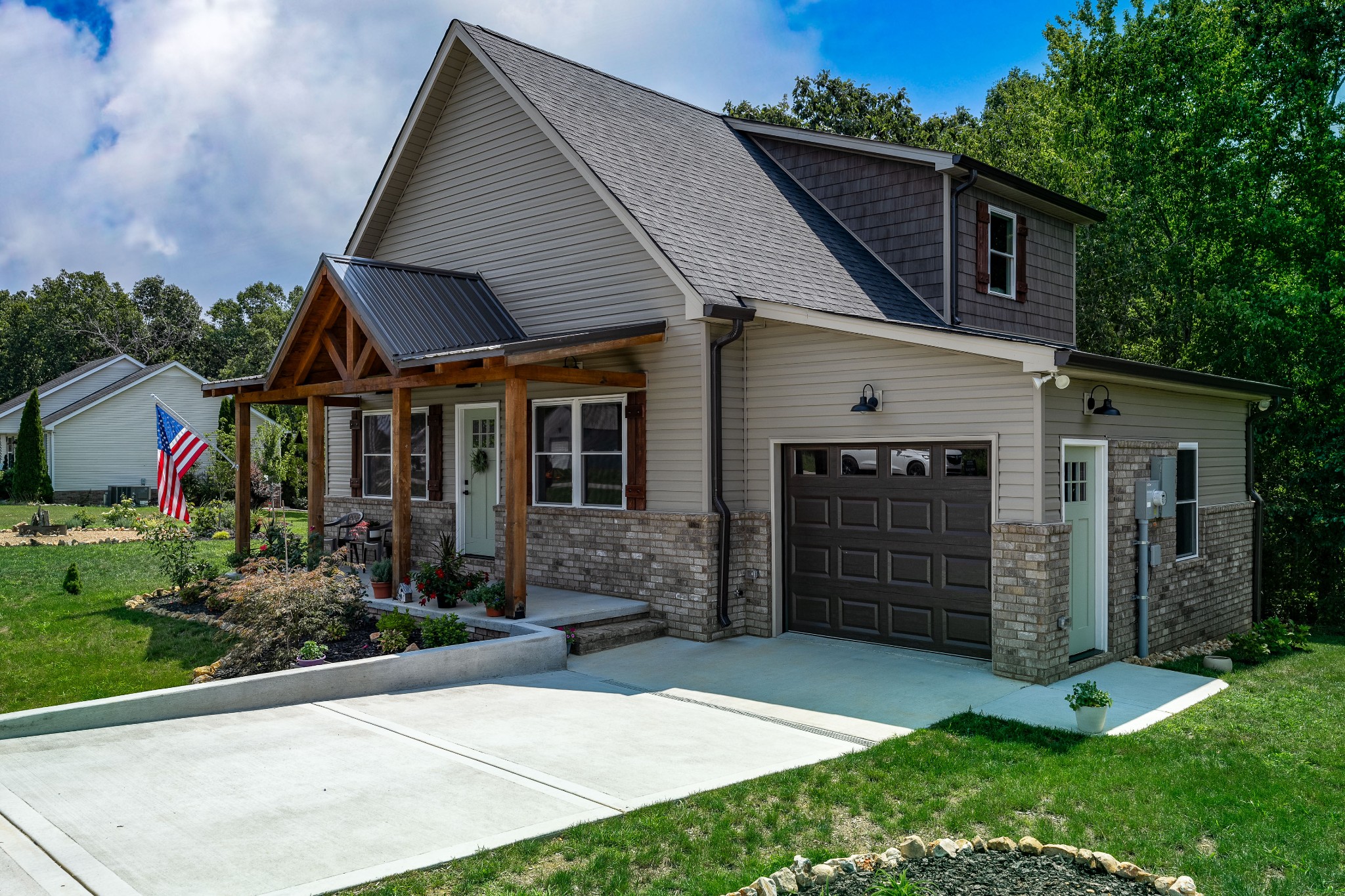 110 Commanche Dr