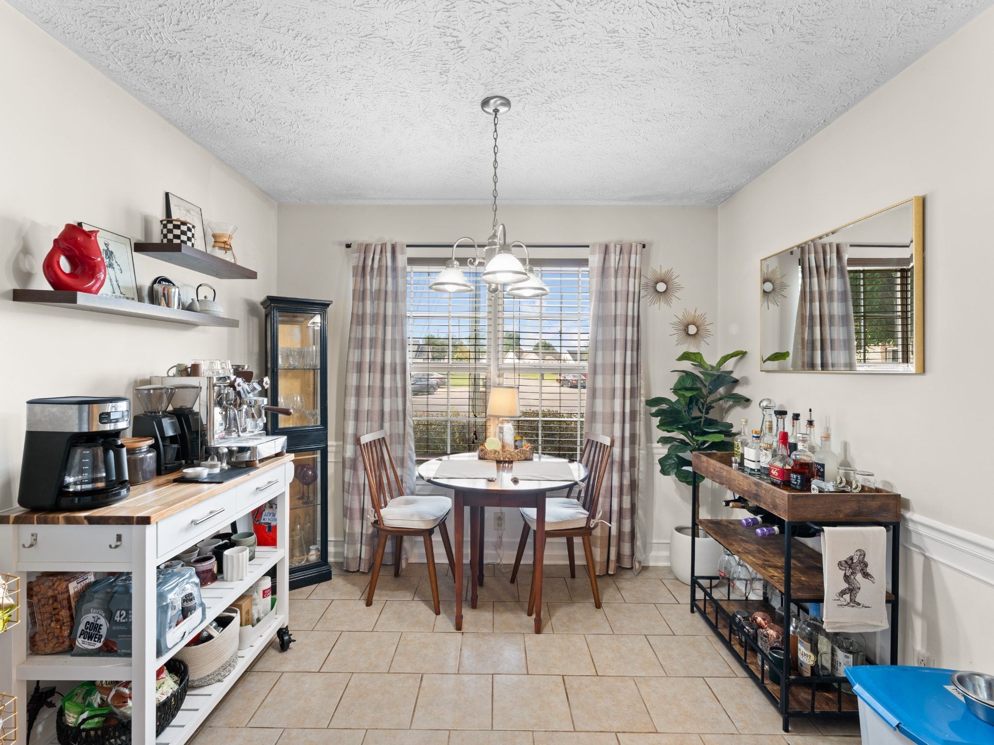 1428 Eastwoods Dr
