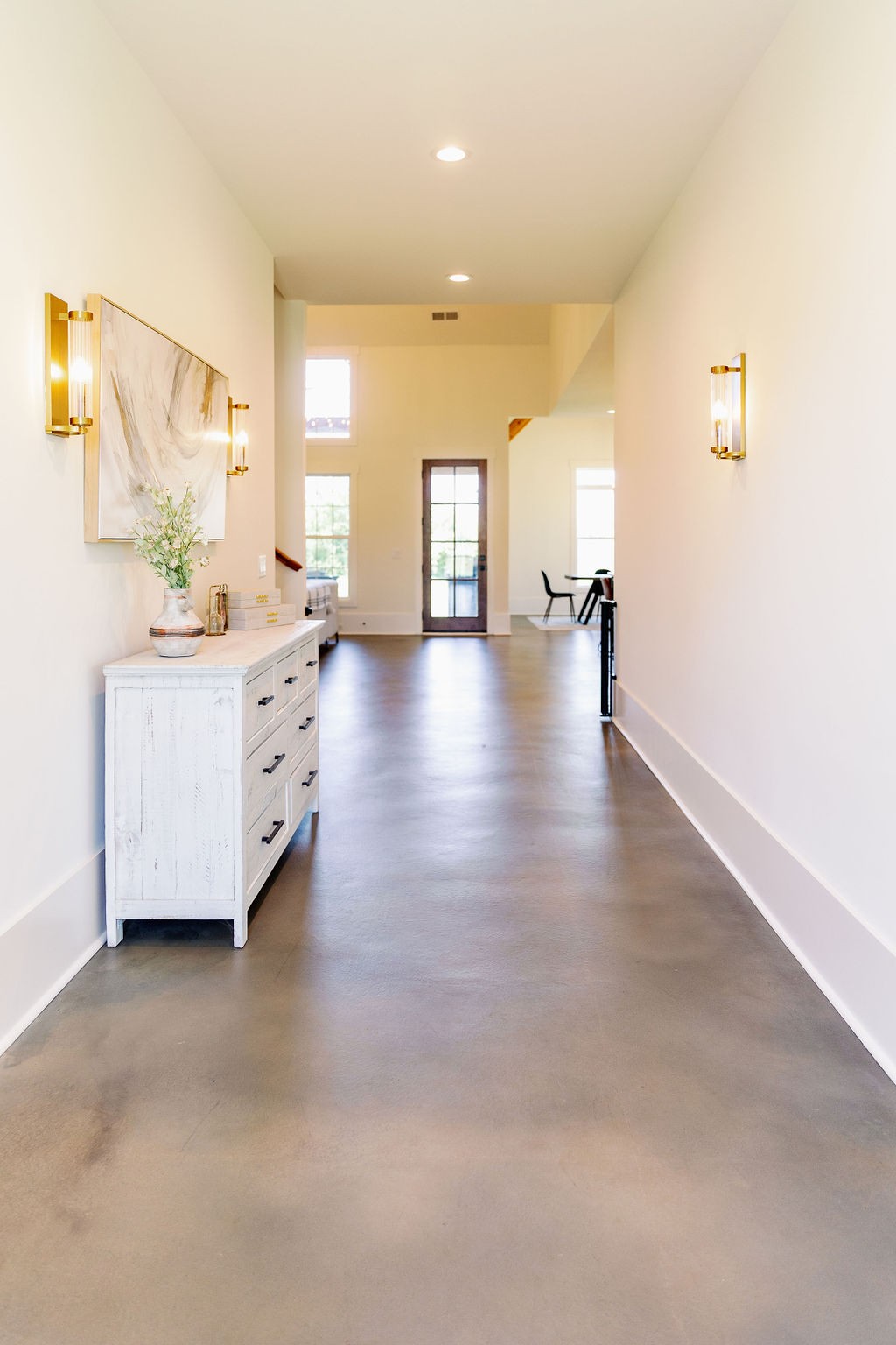 3038 Lakeshore Dr