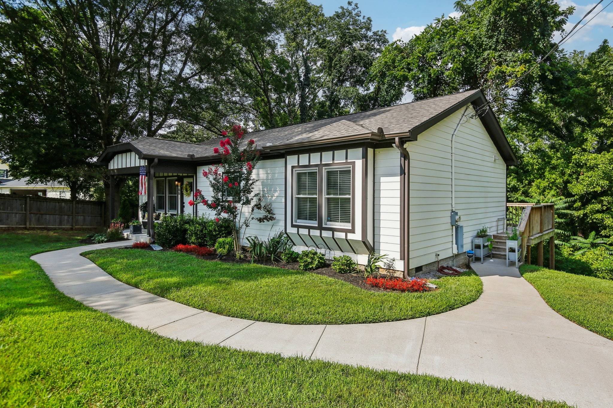 66 Crestview Dr