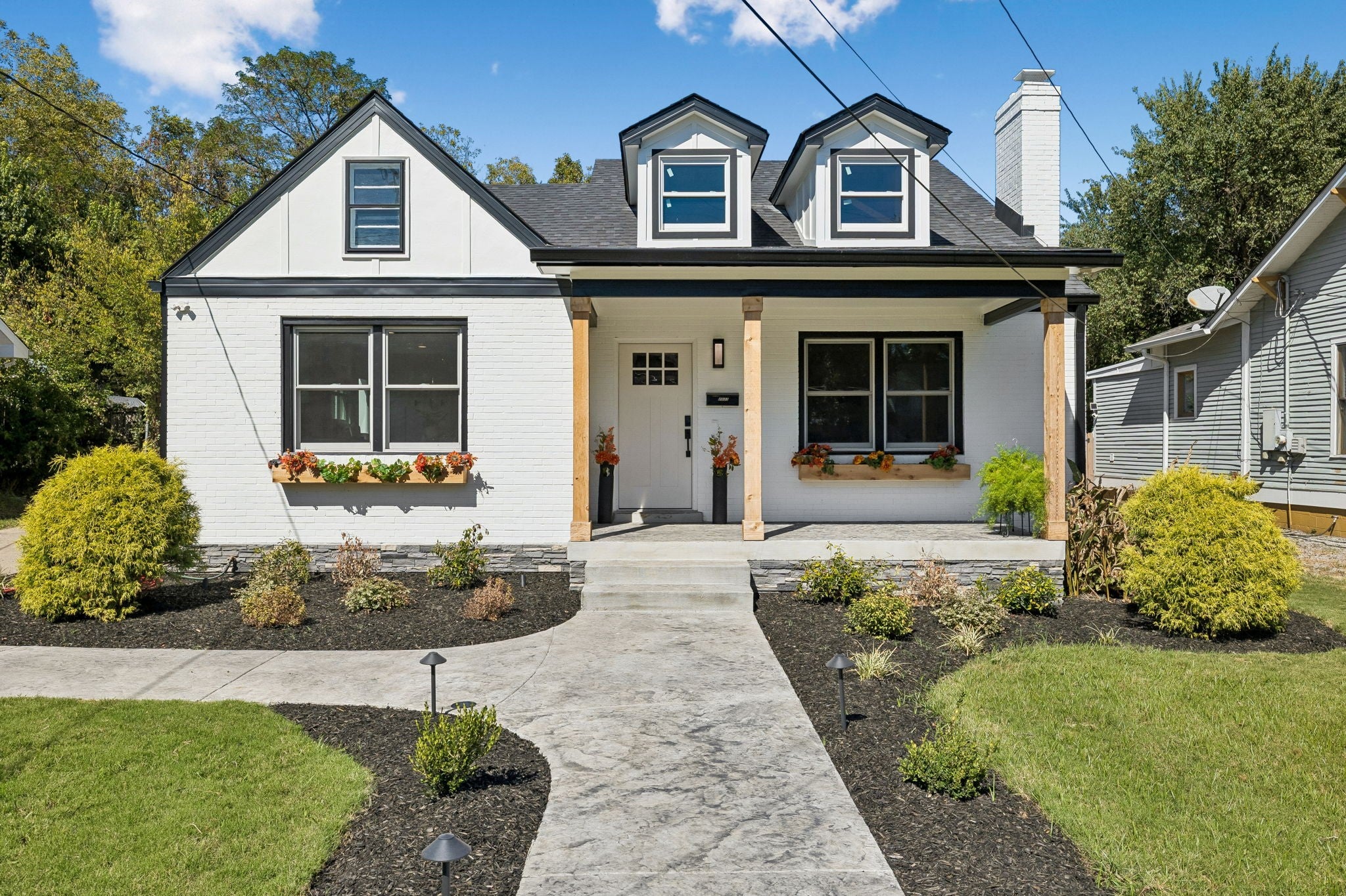 4-bed listing at 2033 Greenwood Ave, Nashville