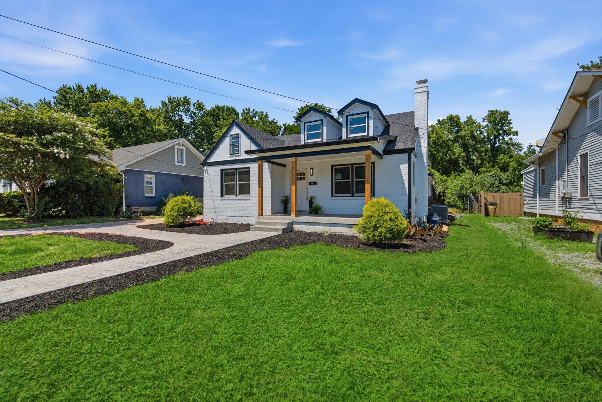 2033 Greenwood Ave