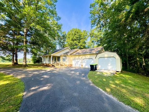 545 Quisenberry Ln Hopkinsville KY 42240