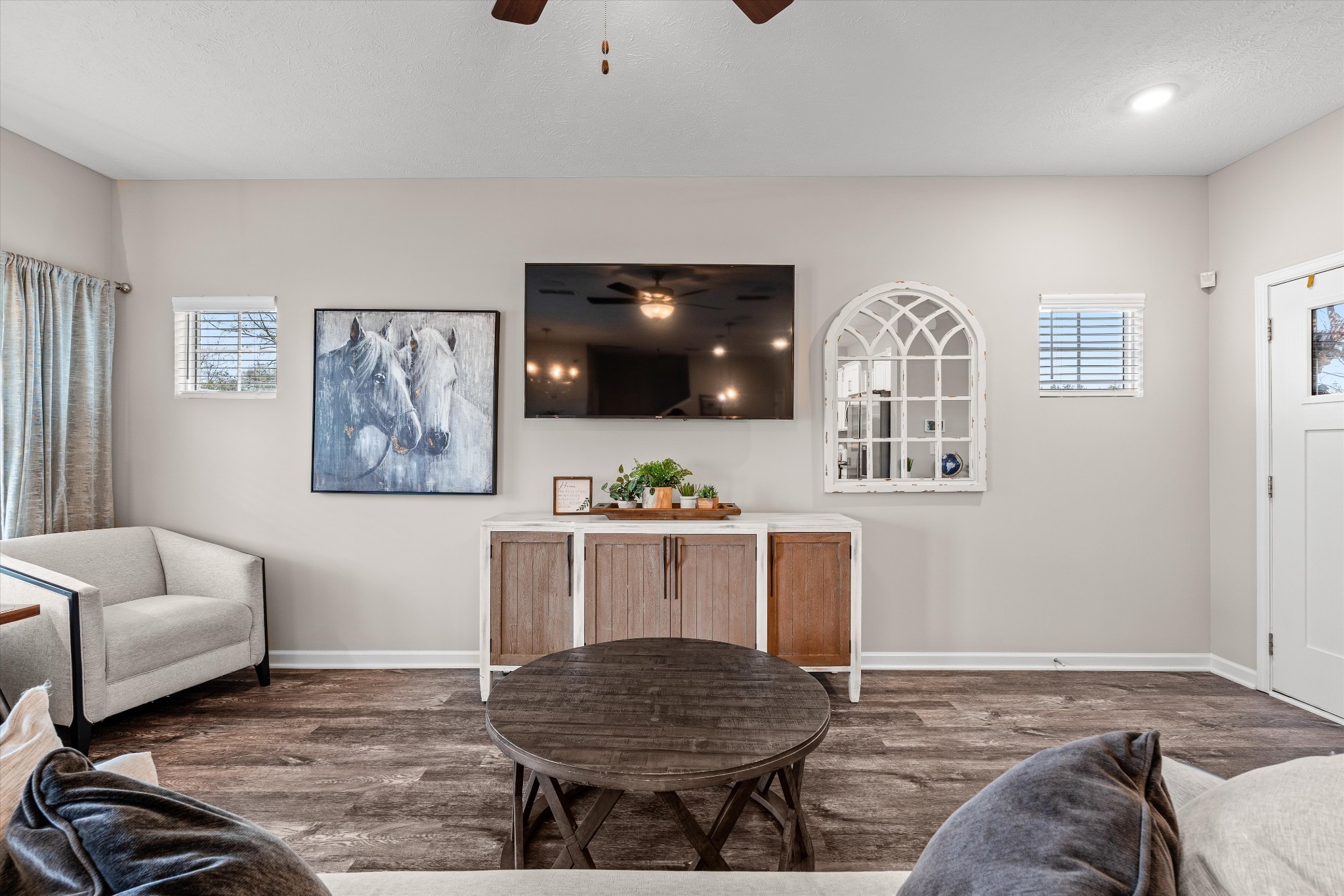 4335 Calusa Dr