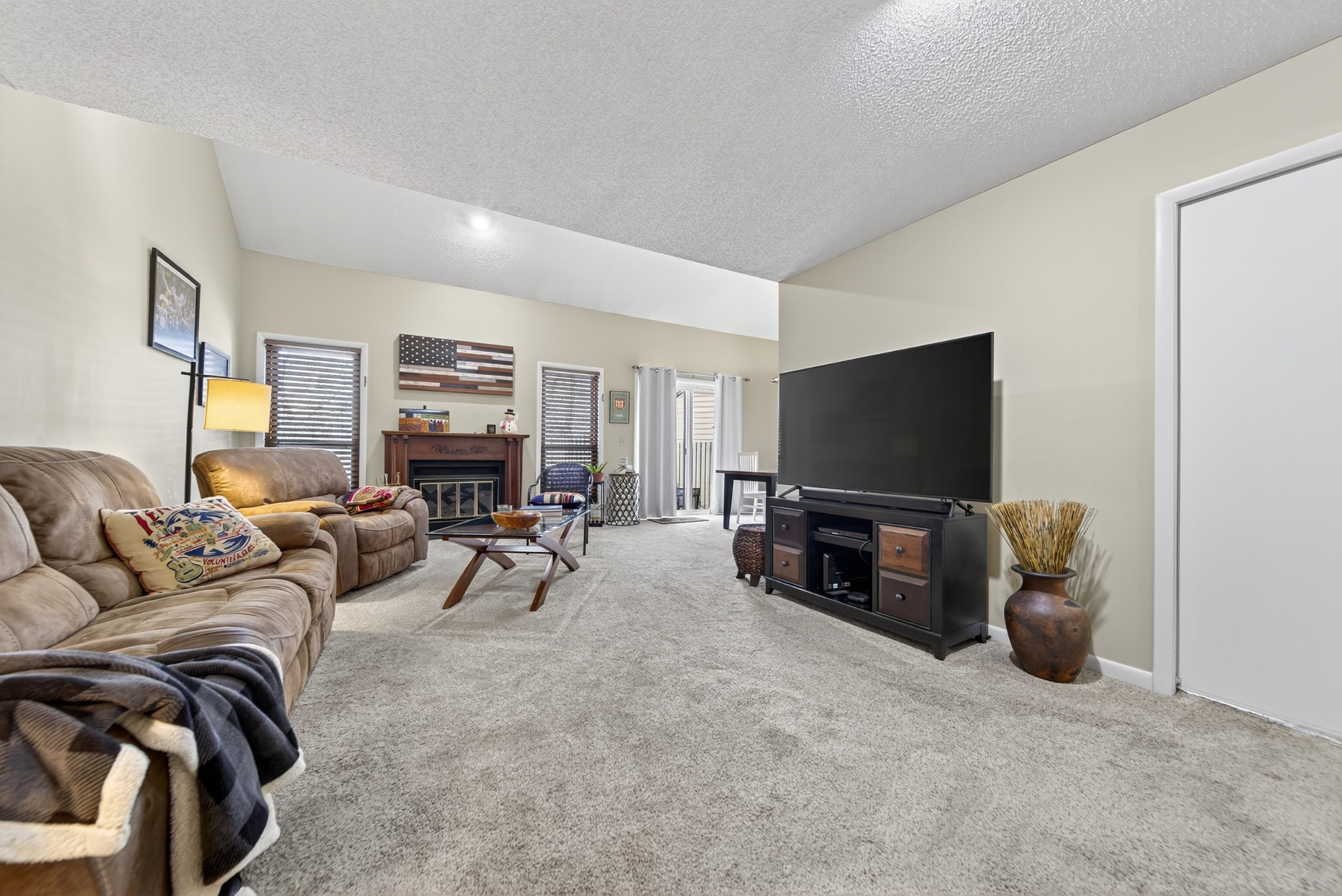 716 Barlin Ct