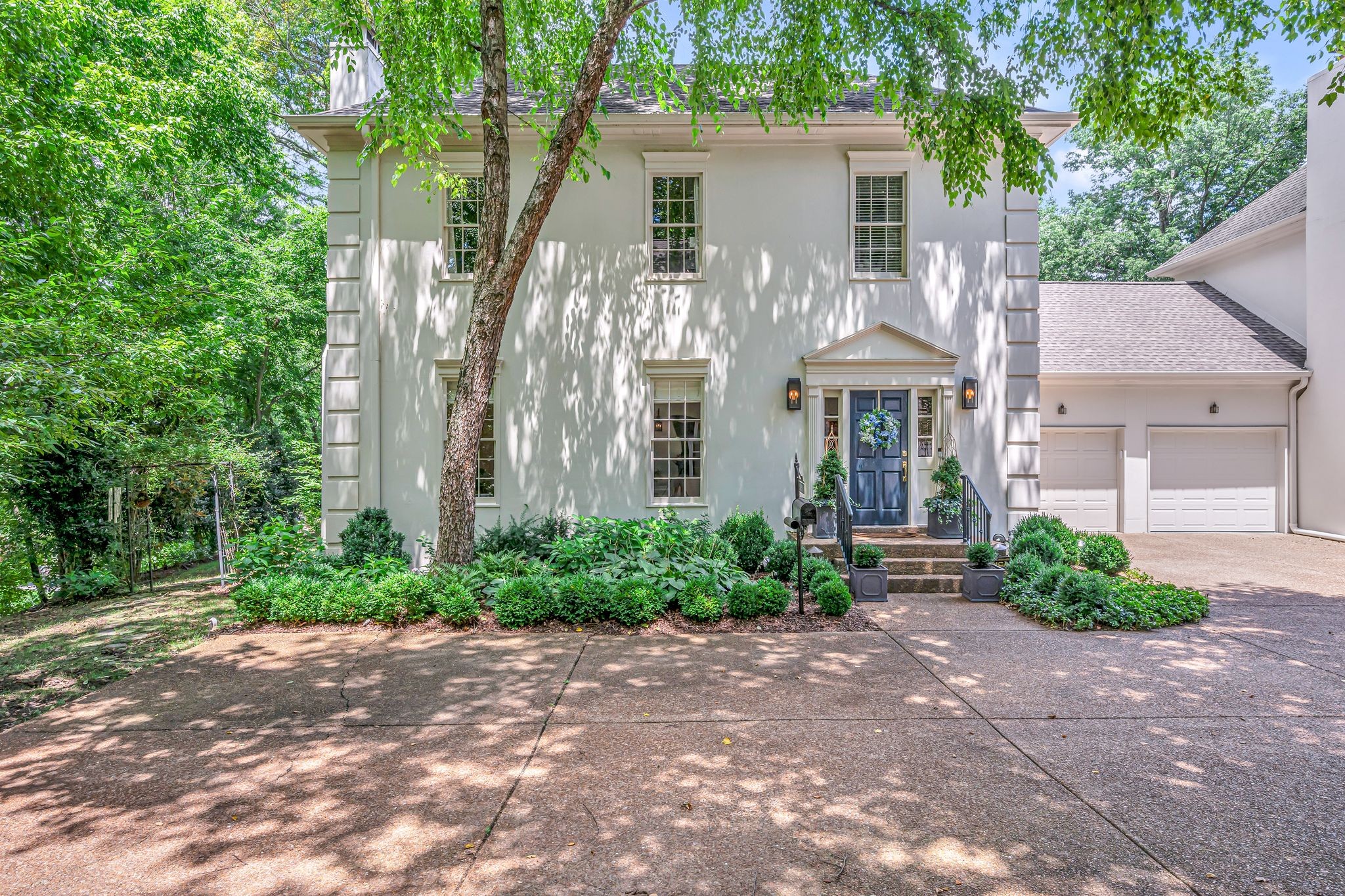 216 Chestnut Hill Dr