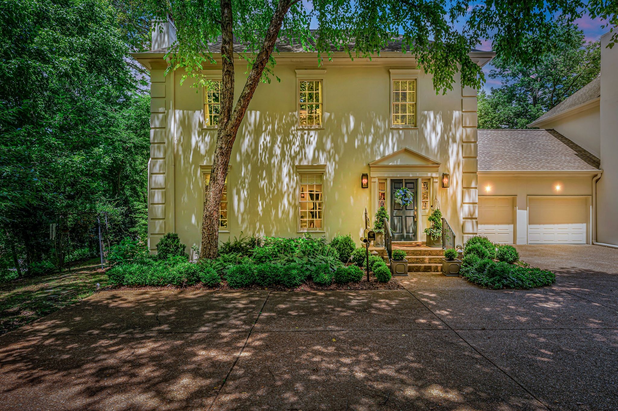 216 Chestnut Hill Dr