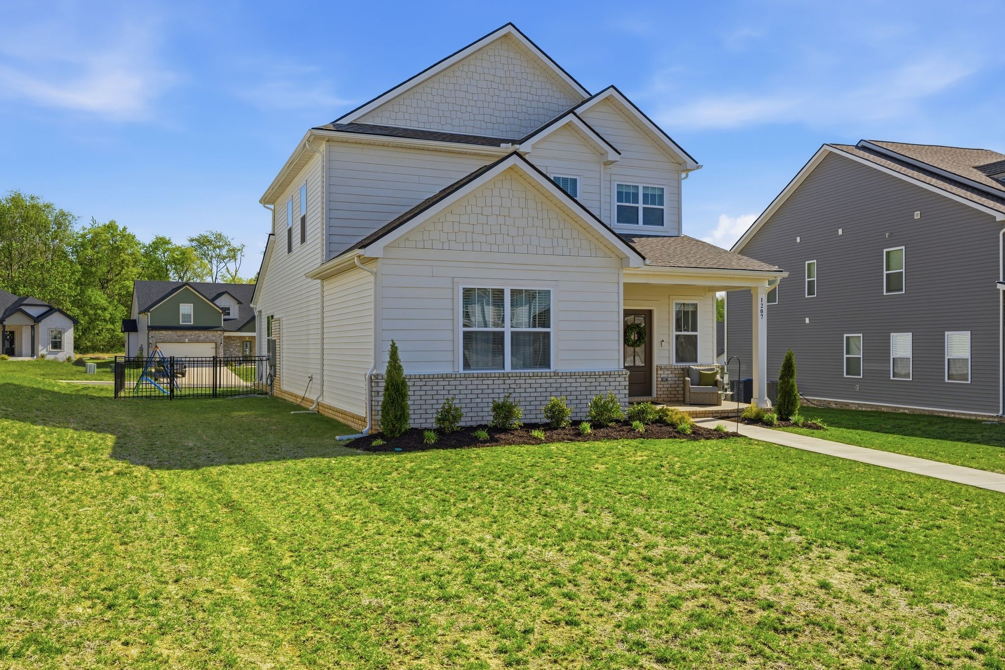 1207 Ross Farms Blvd