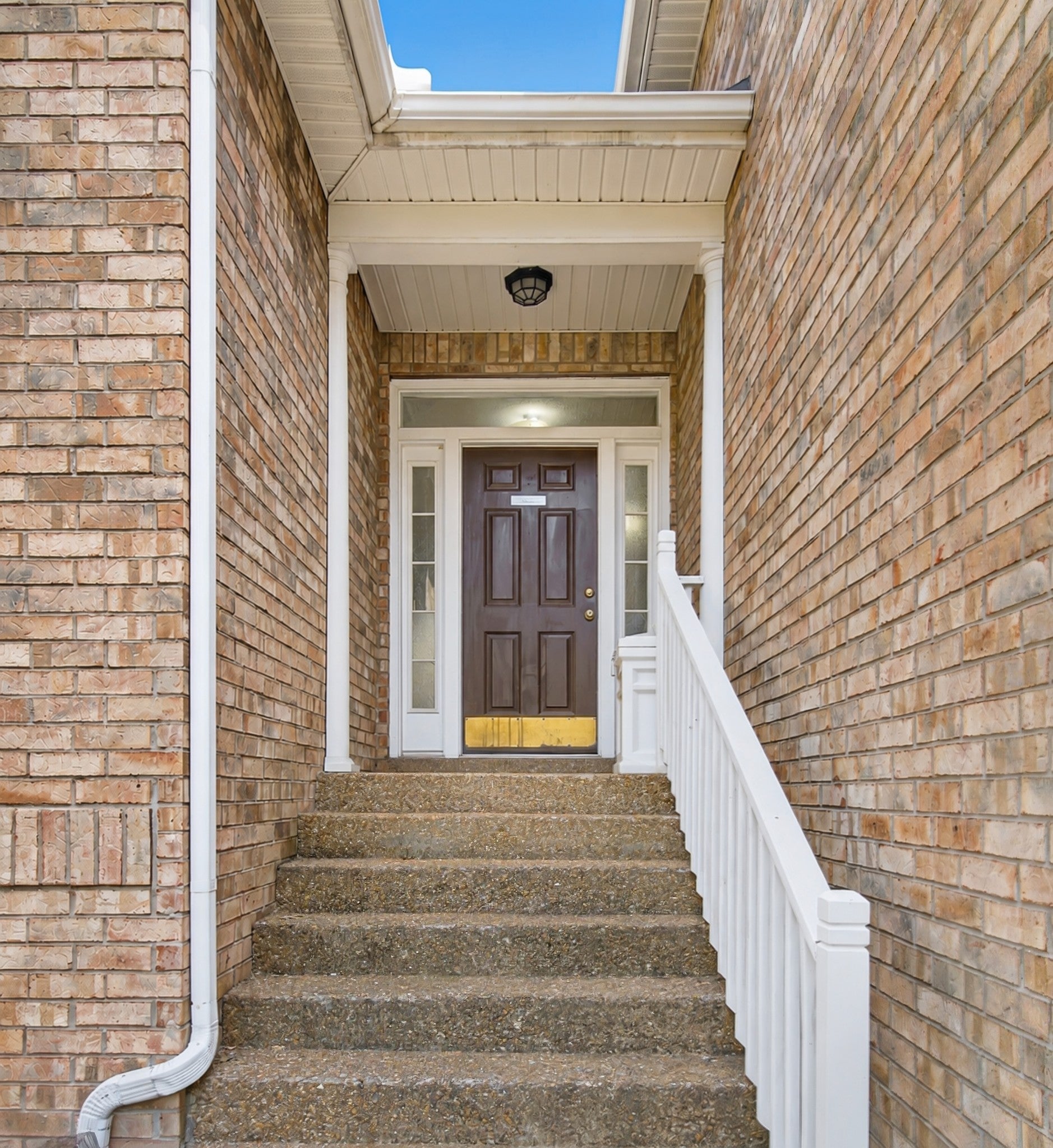 2935 Melbourne Ter