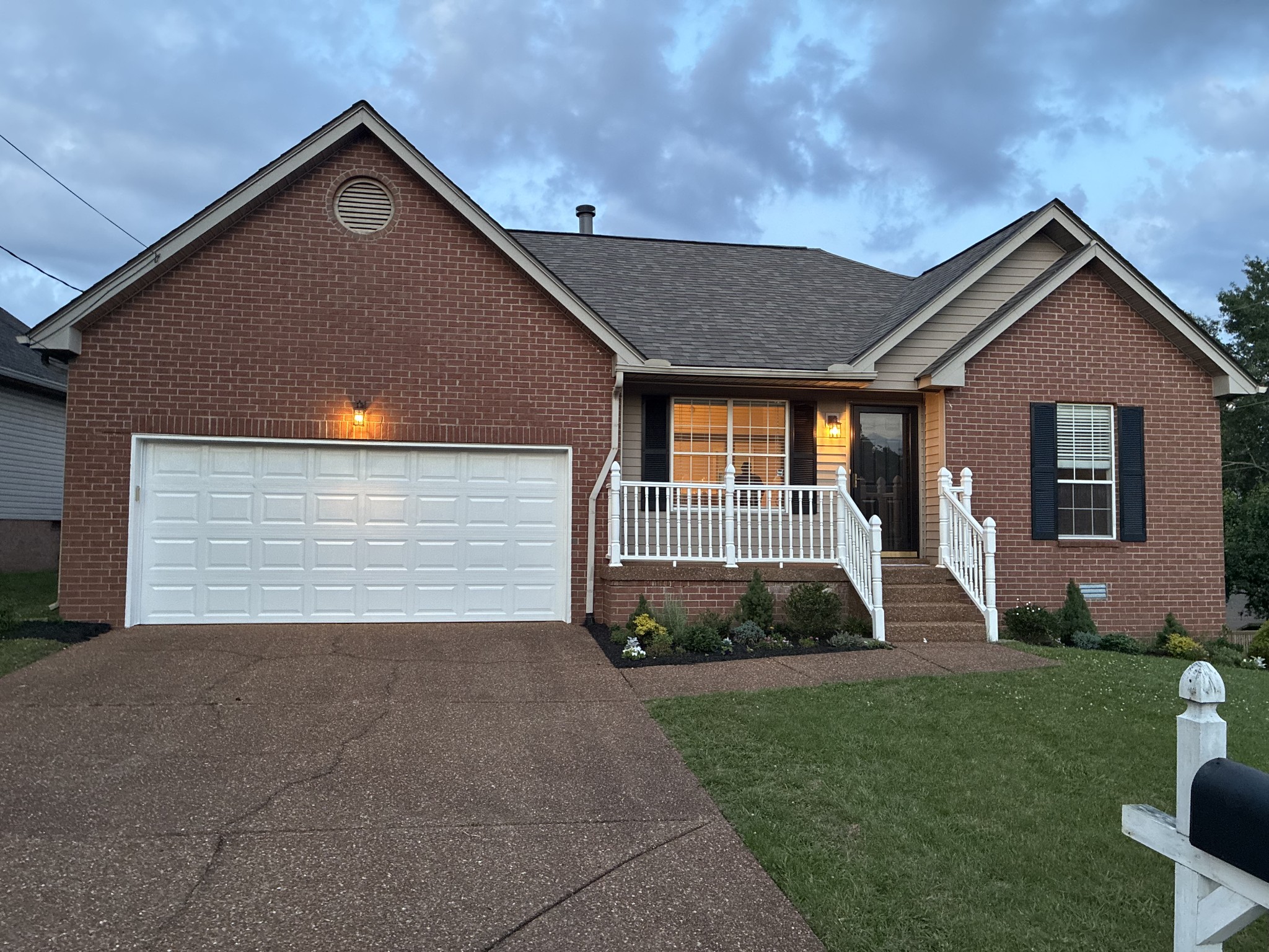 1229 Crestfield Dr