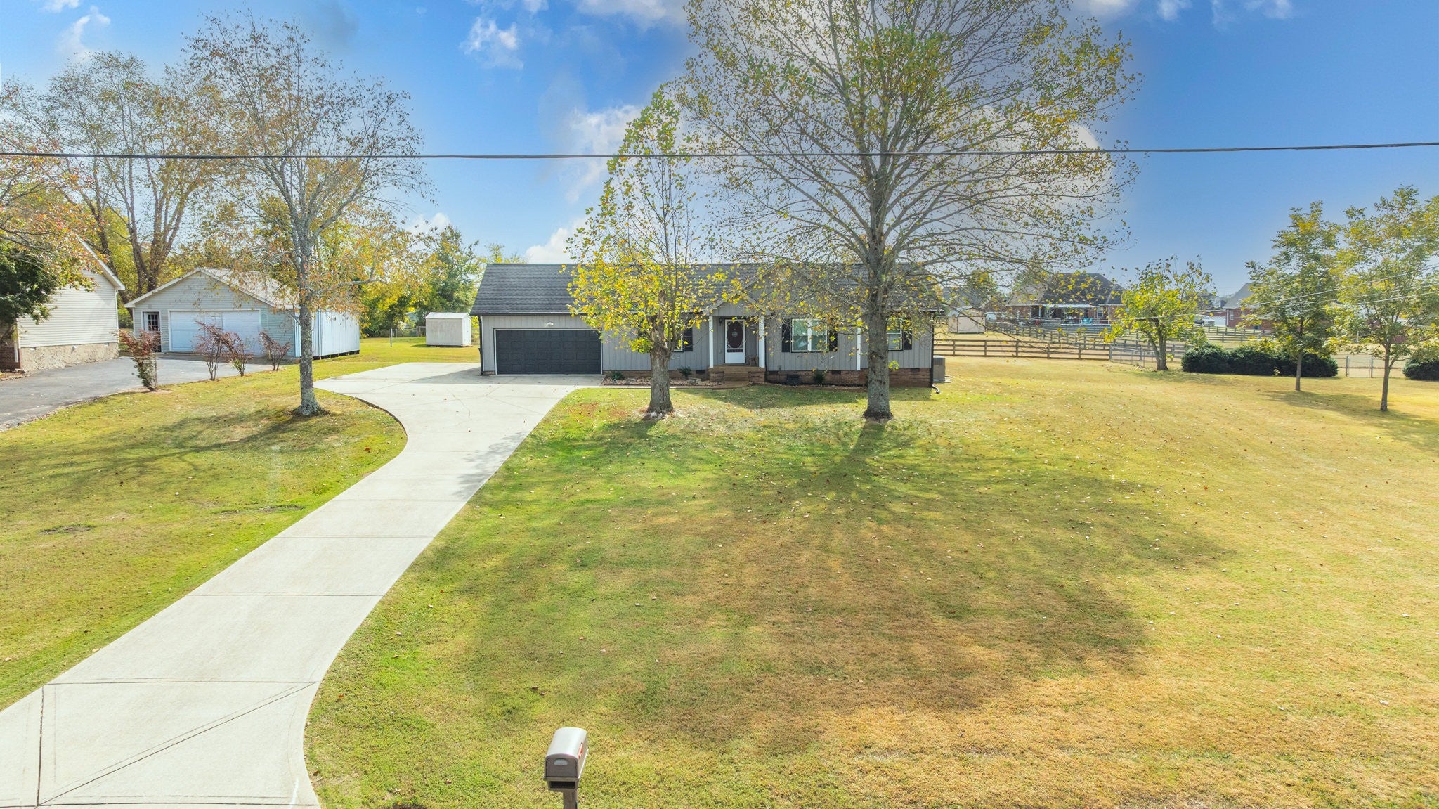 1469 Bridle Ln