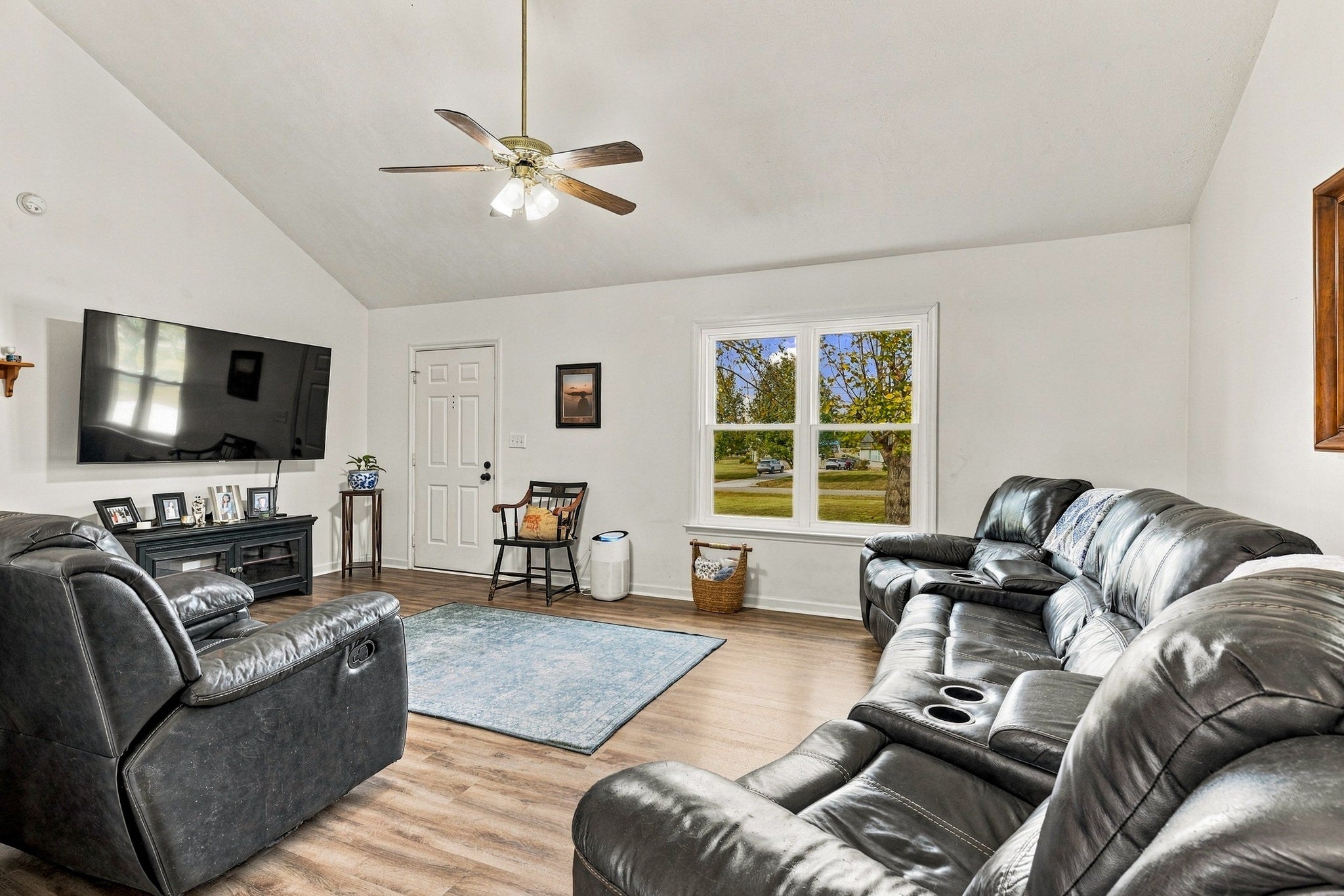 1469 Bridle Ln