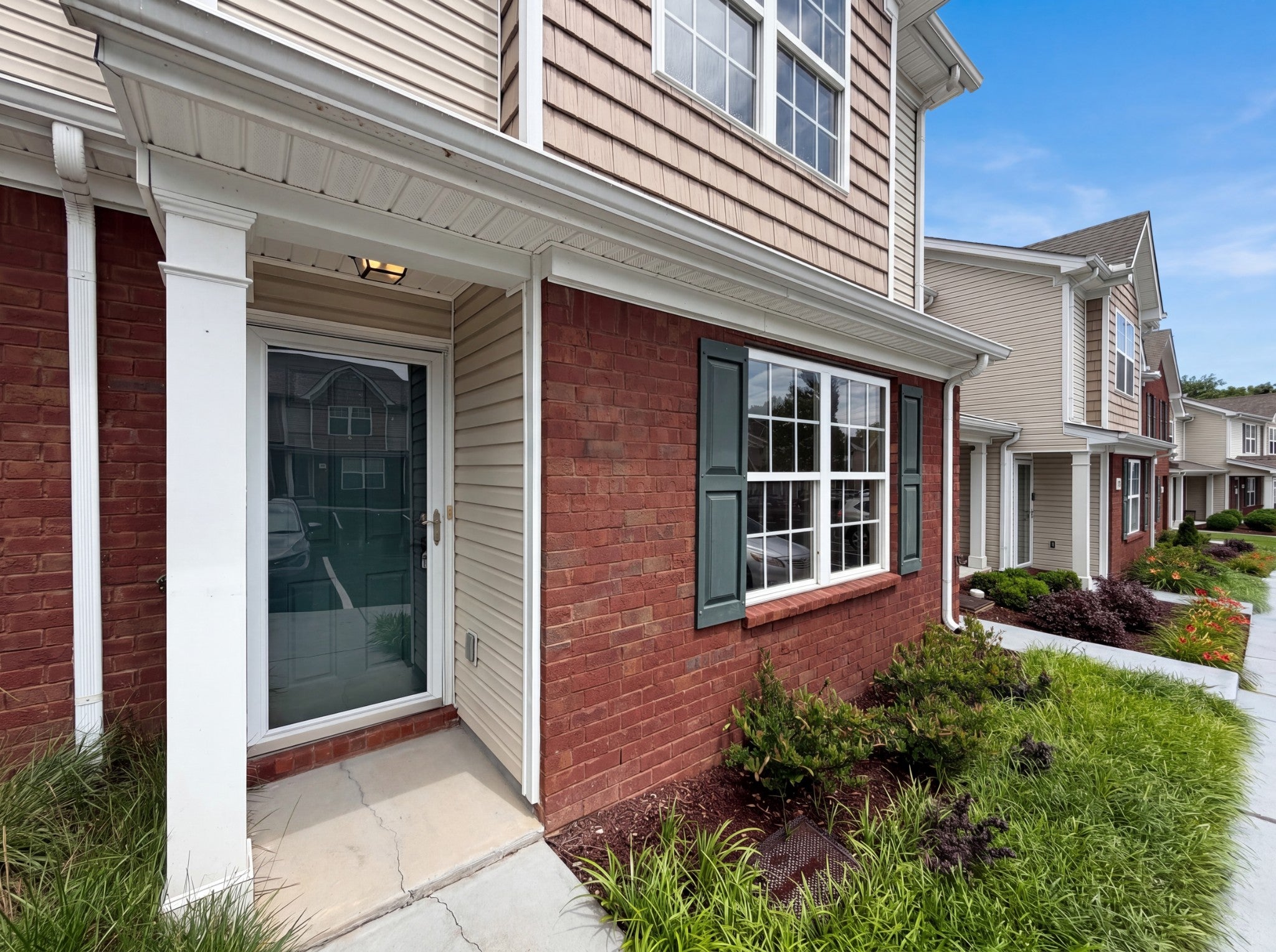 2032 Shaylin Loop