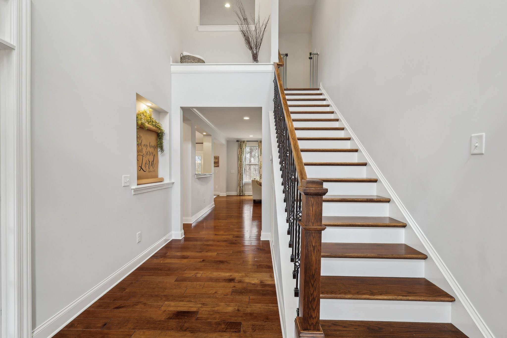 8586 Beautiful Valley Dr