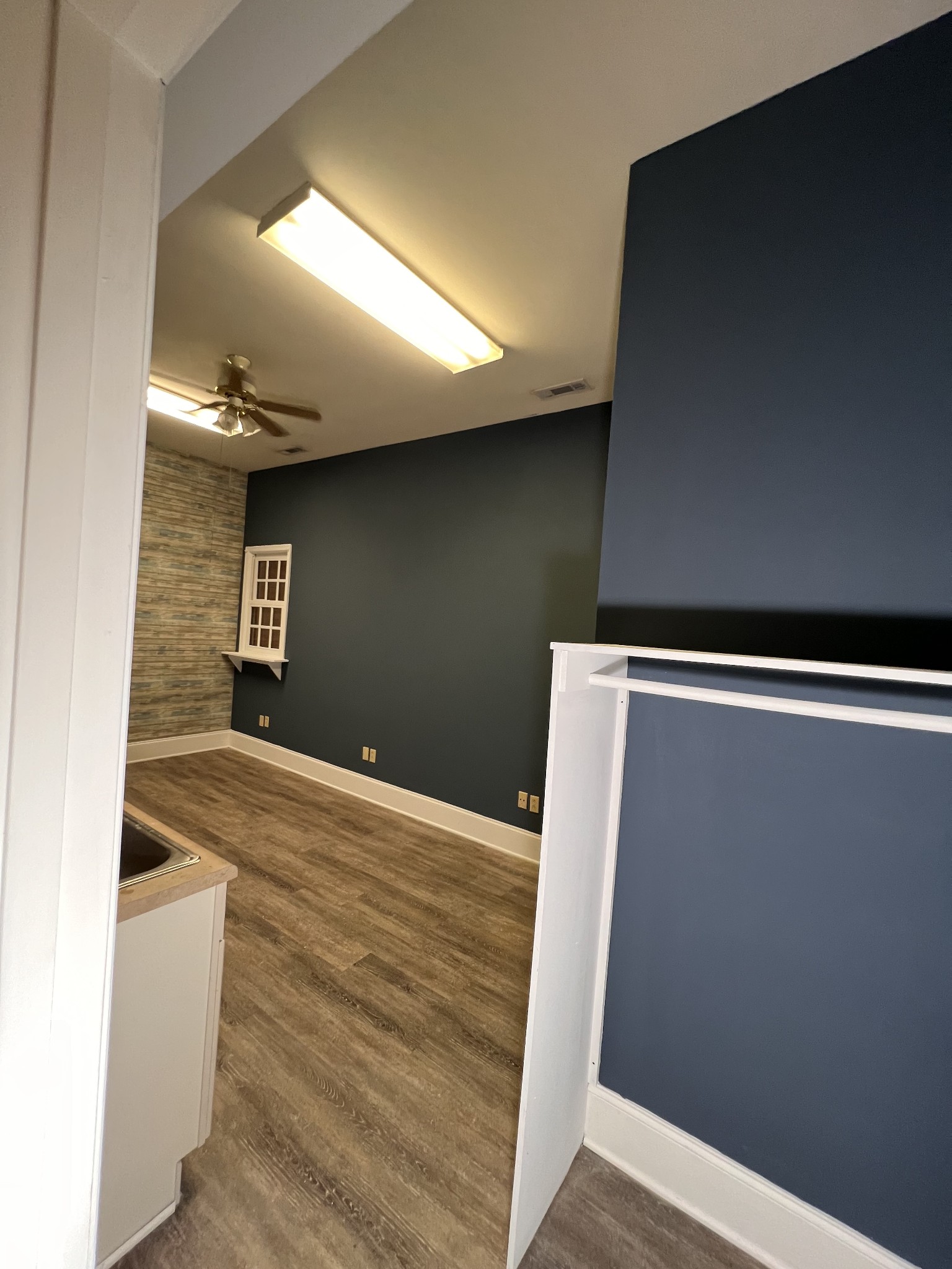 219 W Commerce St 2B