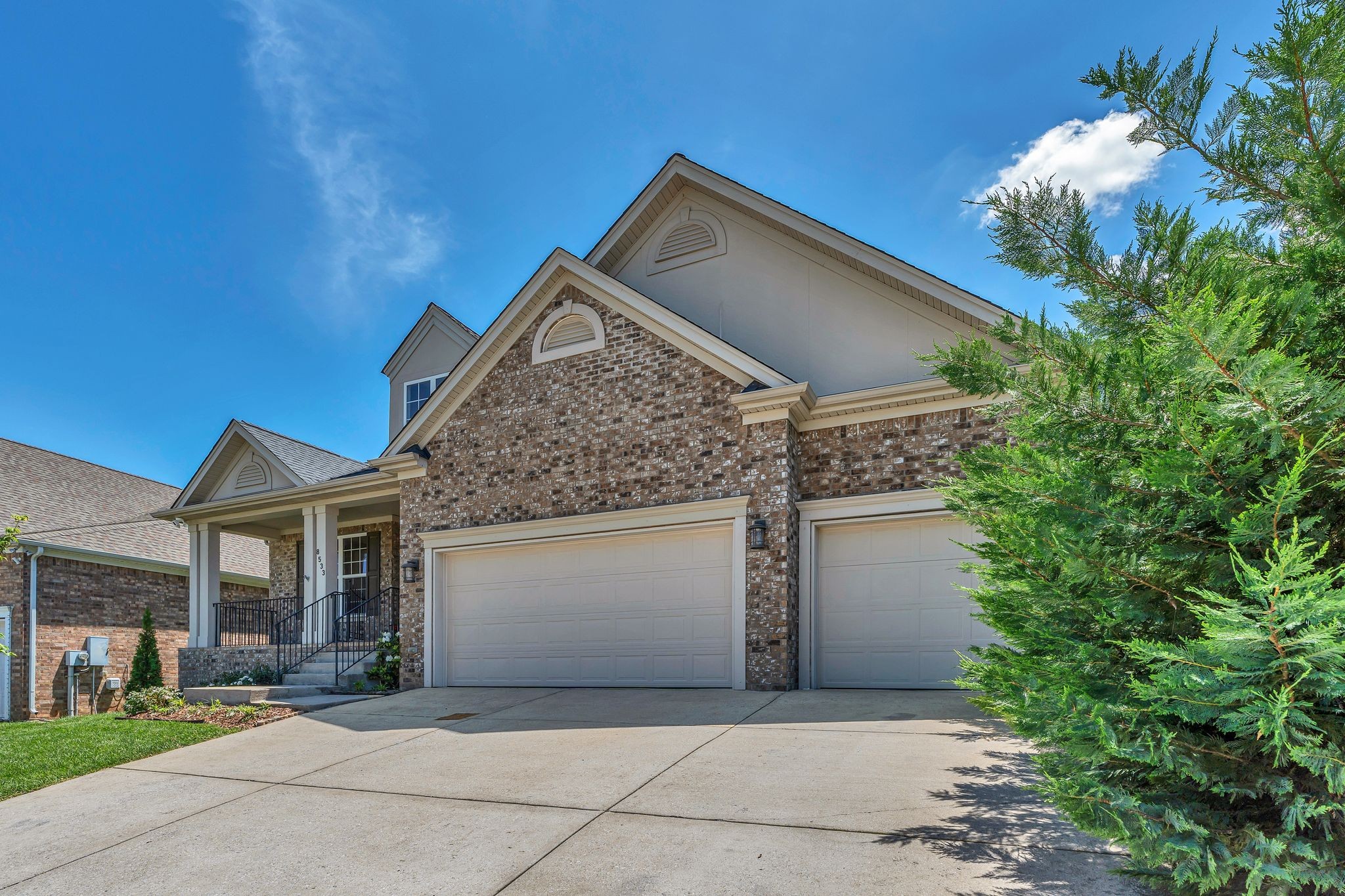 8533 Beautiful Valley Dr