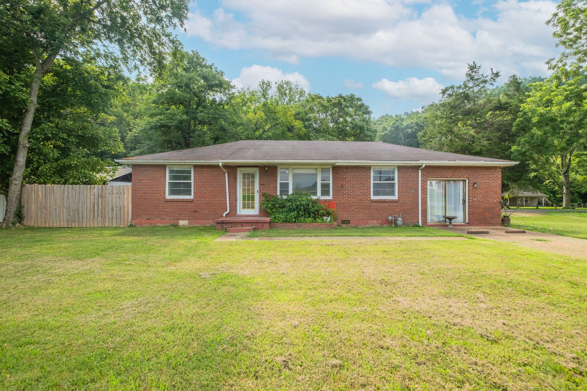 Photo 1 of 30 — 1329 Louisville Hwy, Goodlettsville, TN 37072