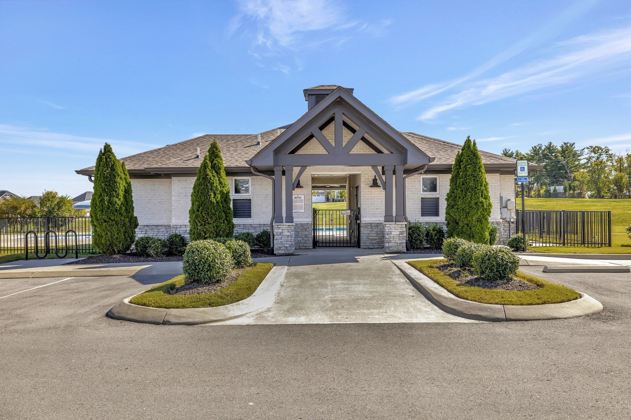 4076 Magnolia Farms Dr