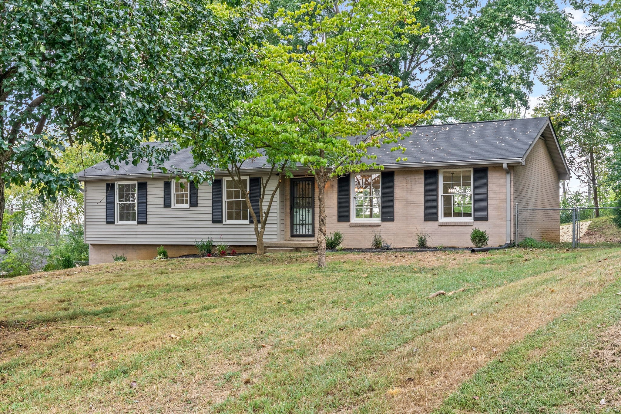 916 Beacon Dr