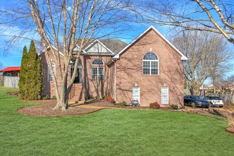 301 Covington Bnd White House TN 37188