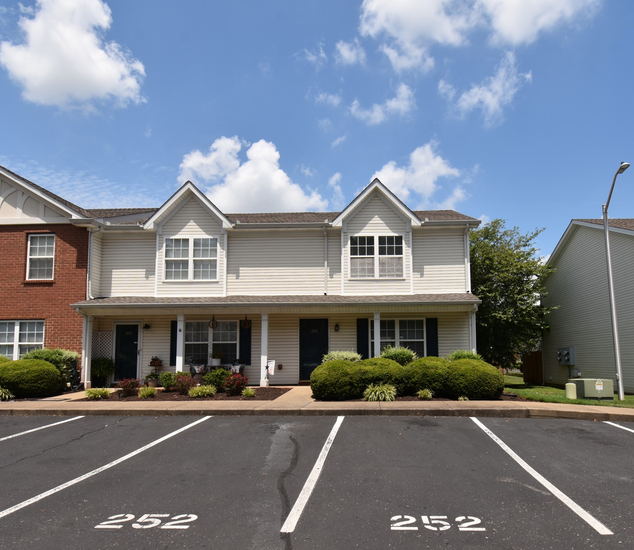 252 Shoshone Pl