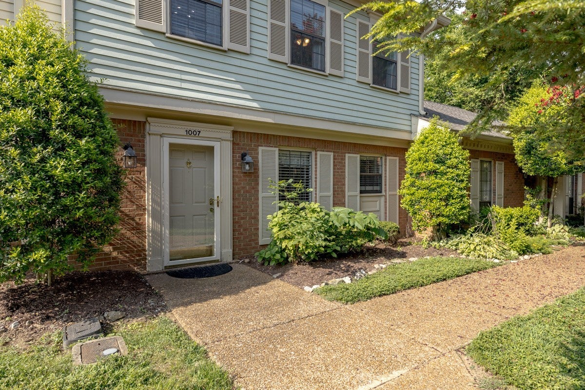 3-bed home for rent in Brentwood, TN 37027, 1007 Brentwood Pt 1007 Brentwood Pt, Brentwood TN 37027 3-bed home, photo 2 of 35