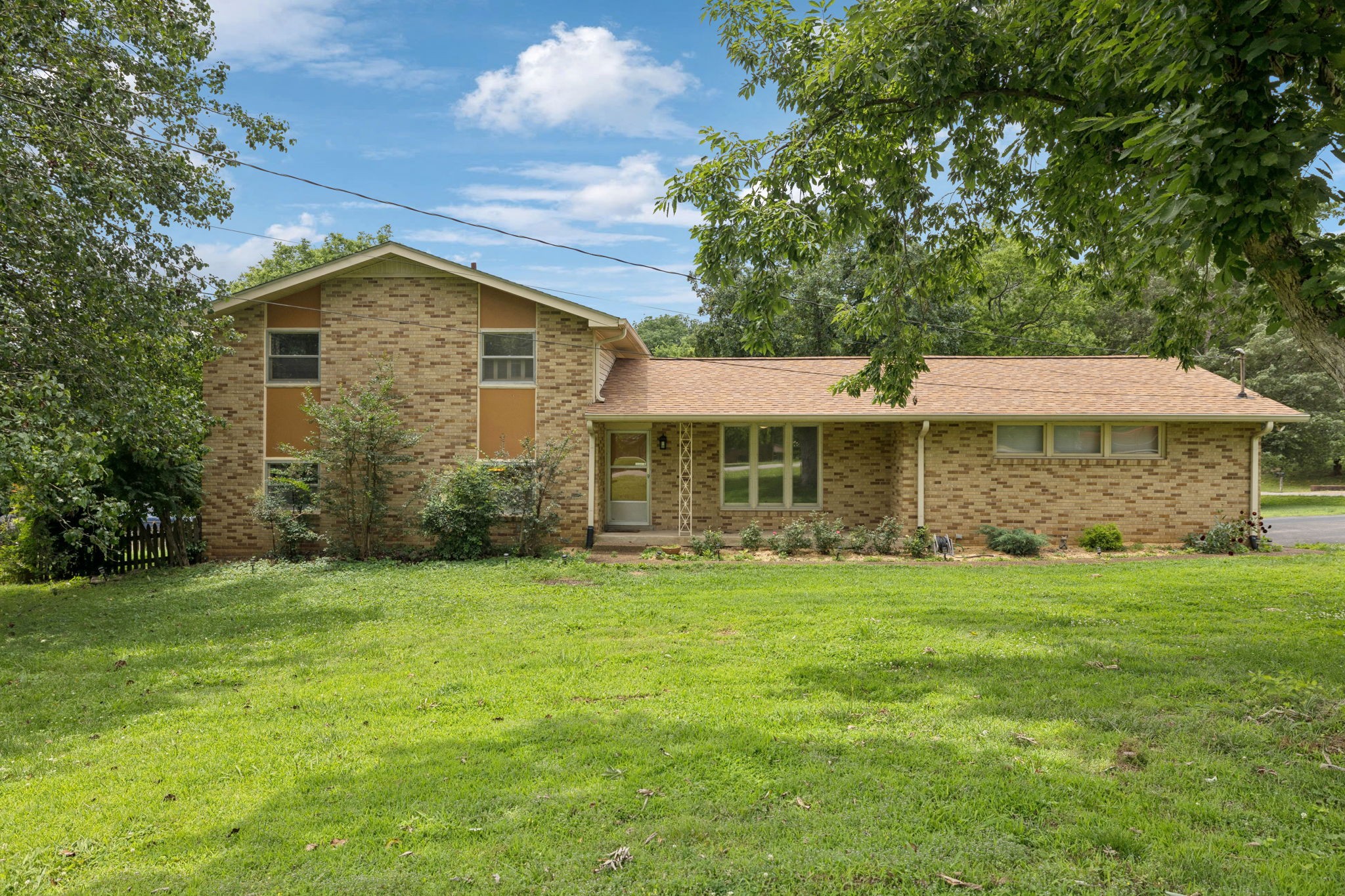 230 Riverwood Dr