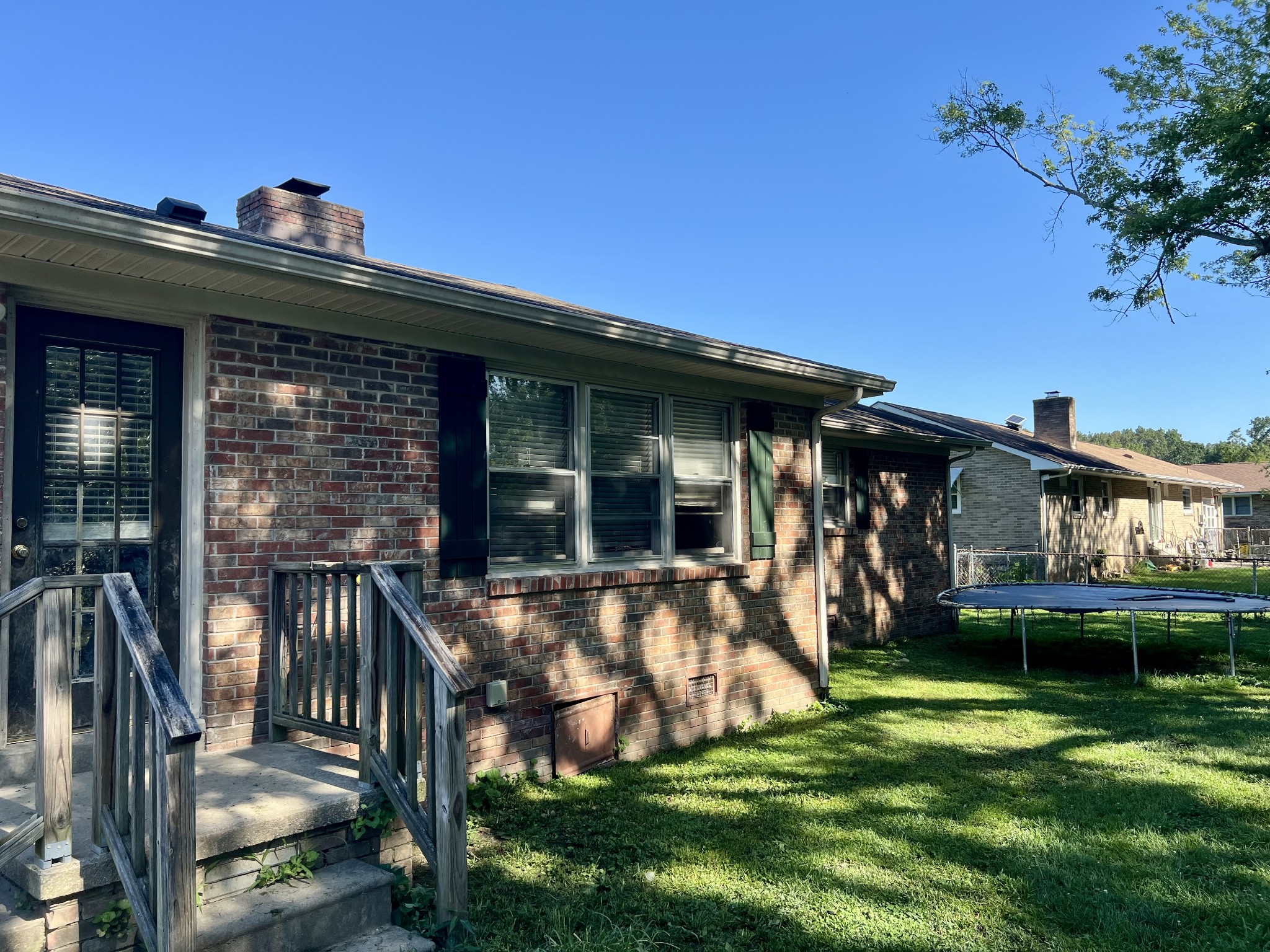 213 Greenfield Ave