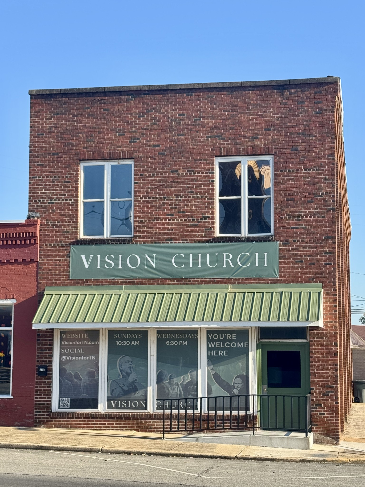 300 E Main St
