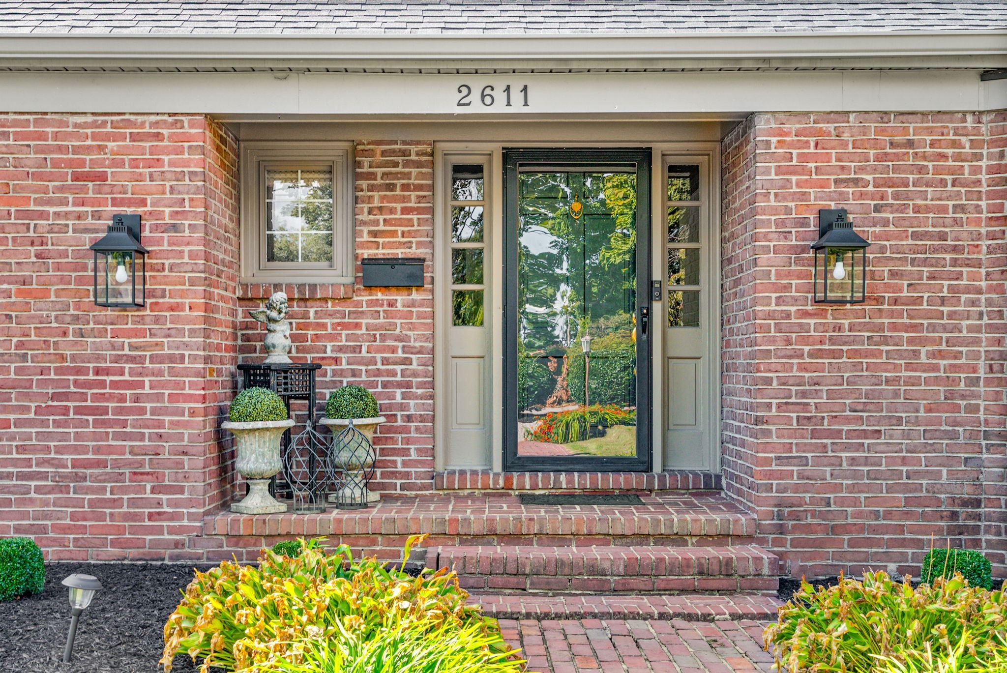 2611 Cayce Meade Dr