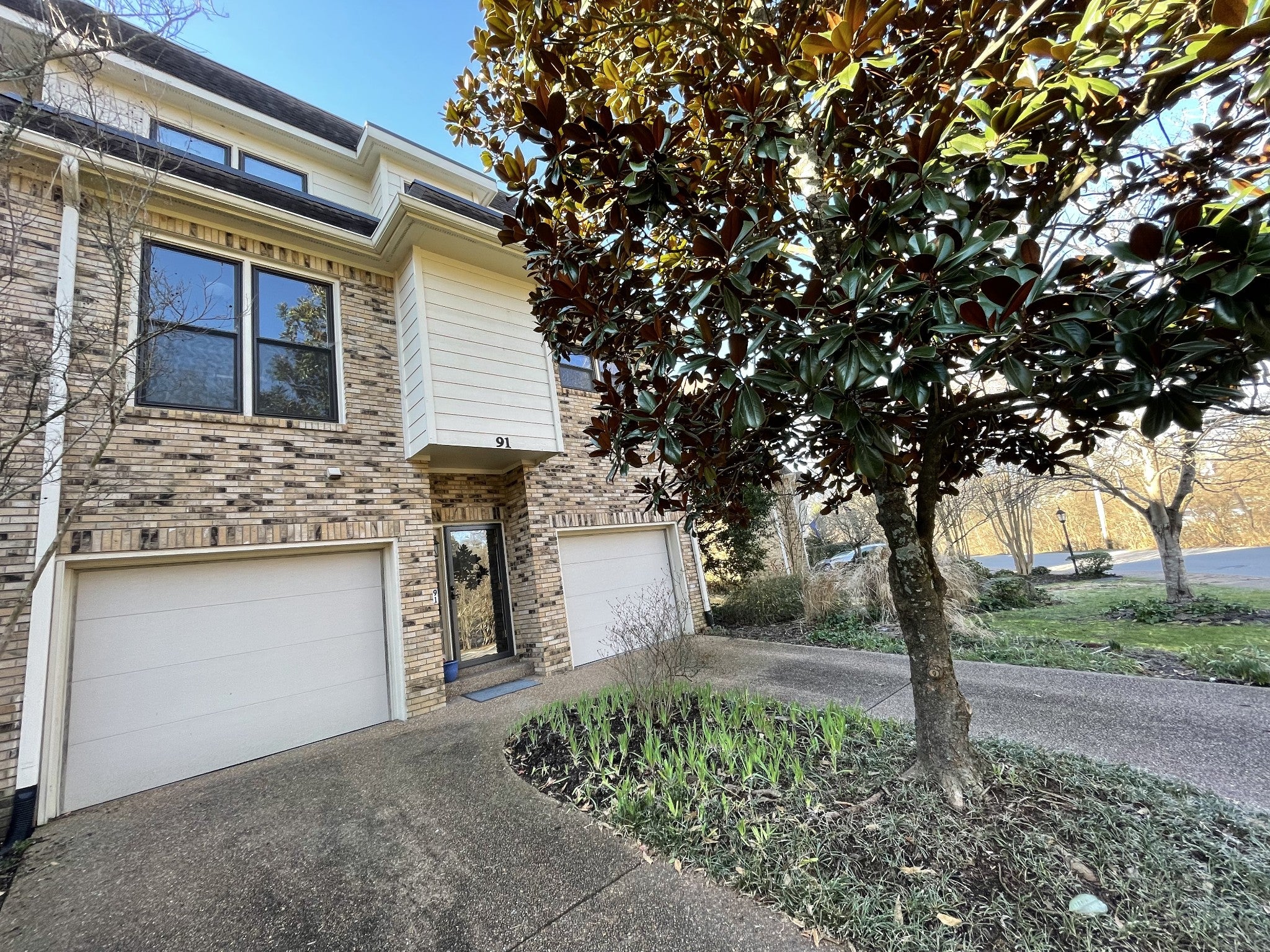 3.0-bed rental at 401 Bowling Ave 91