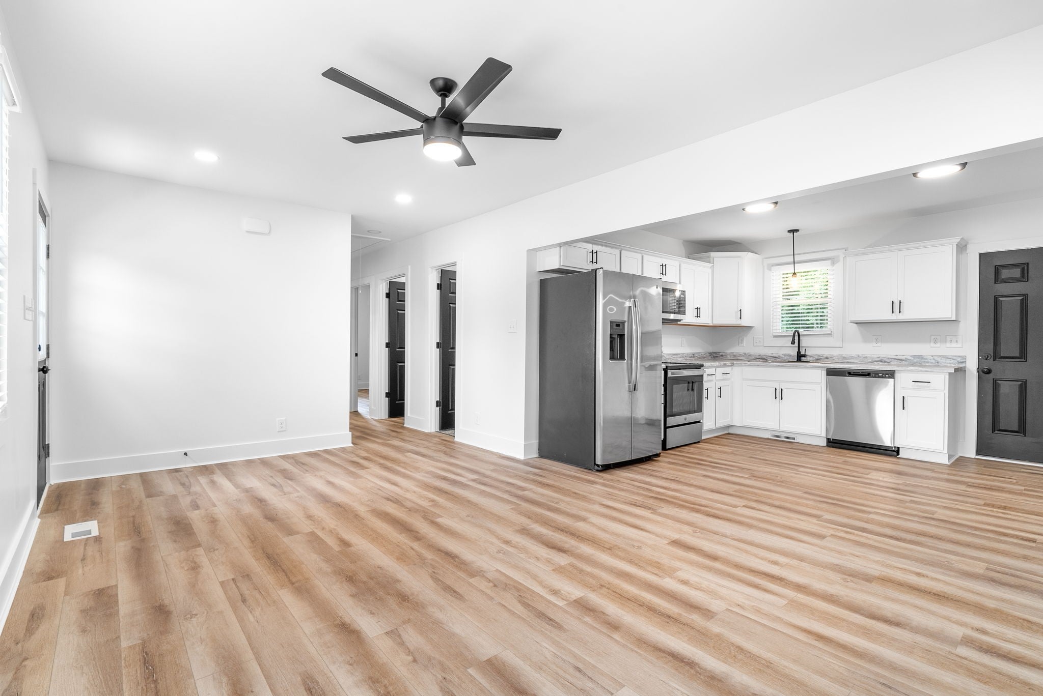 32 W Bel Air Blvd