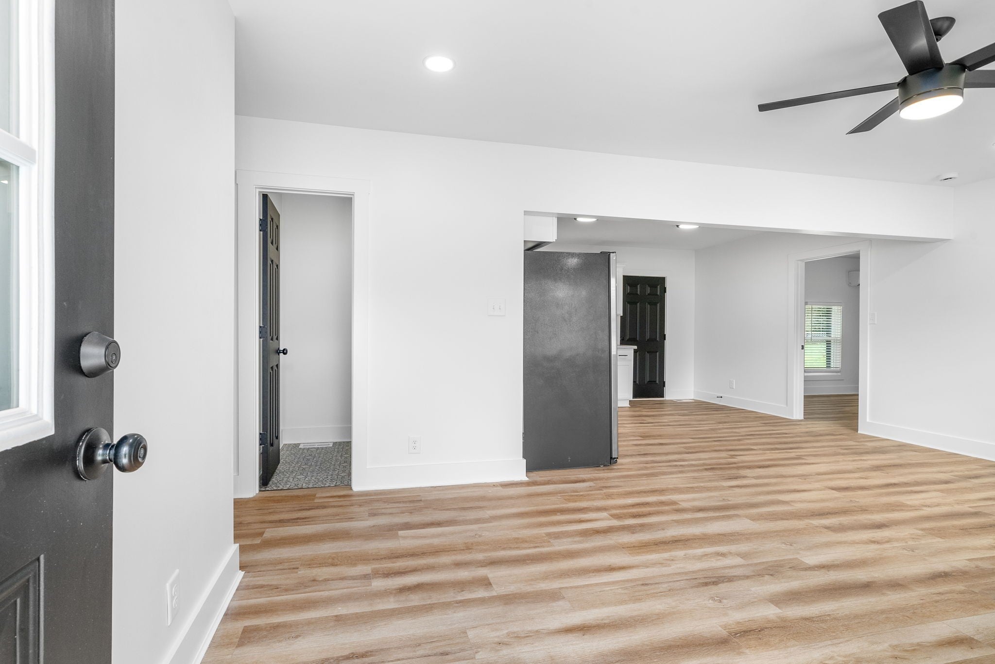 32 W Bel Air Blvd