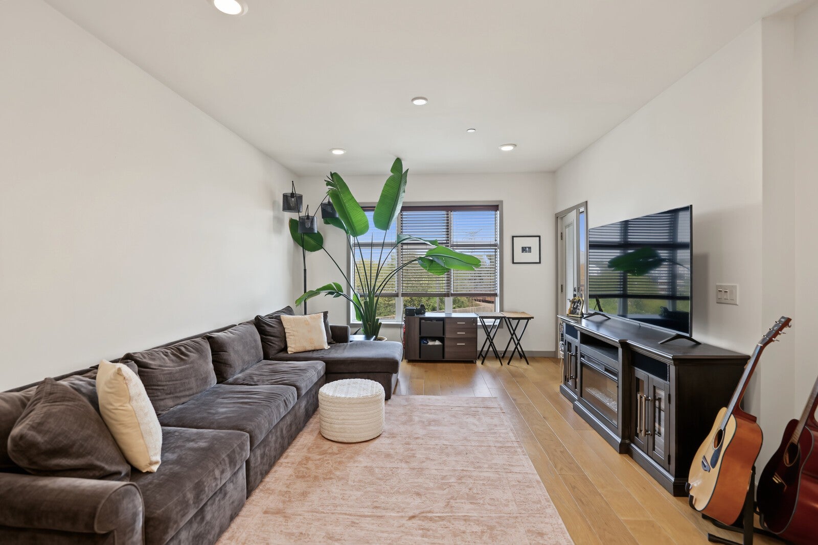 400 Herron Dr 221