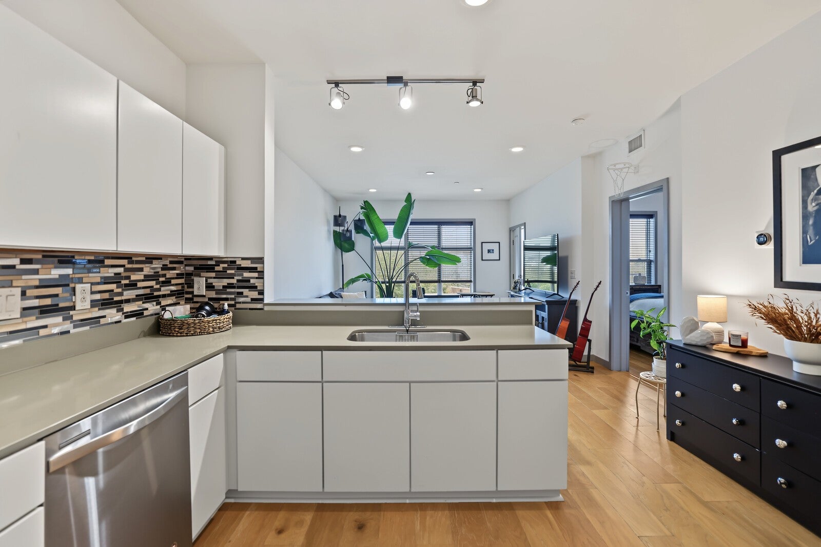 400 Herron Dr 221