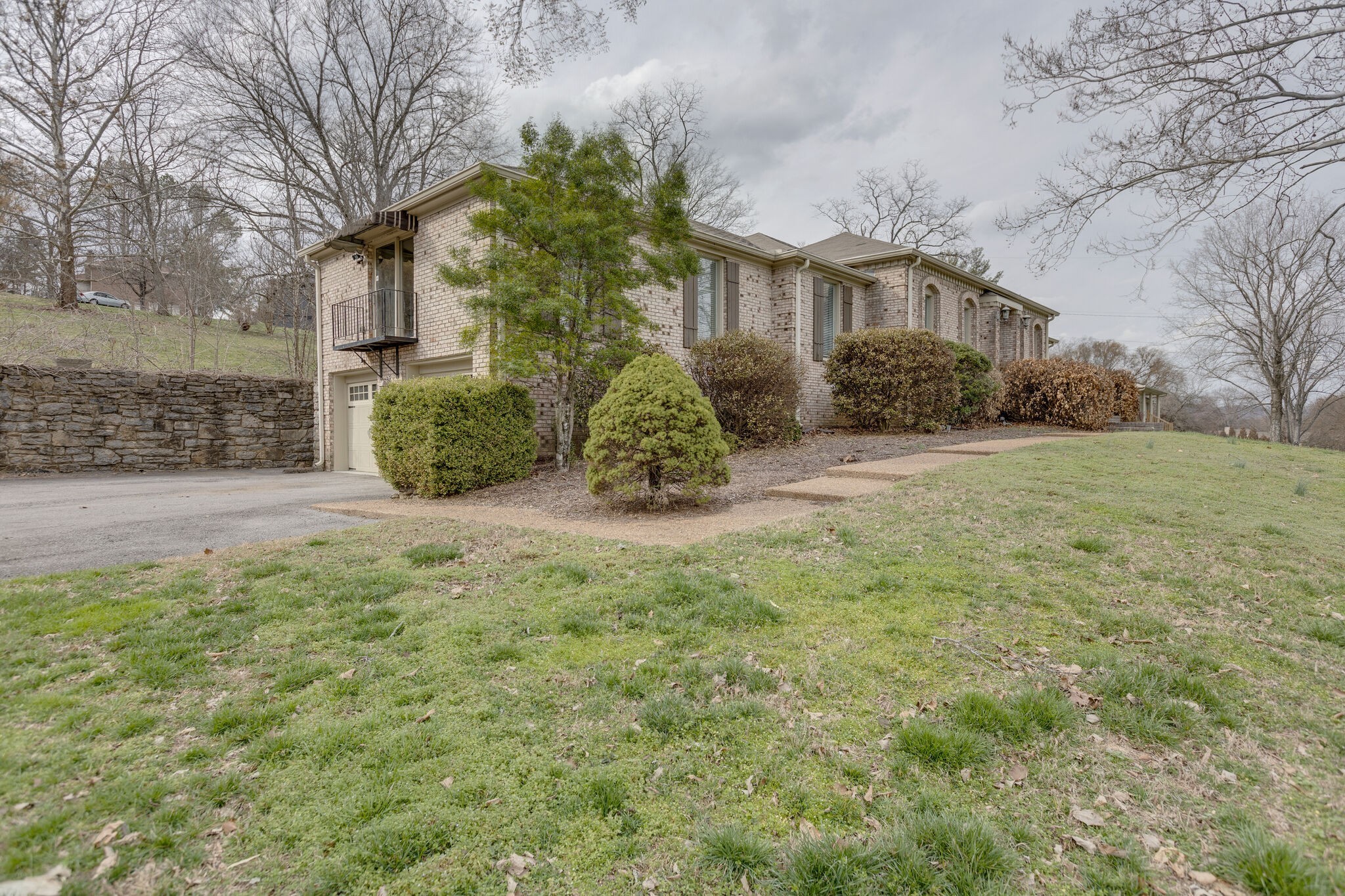 619 Granny White Pike