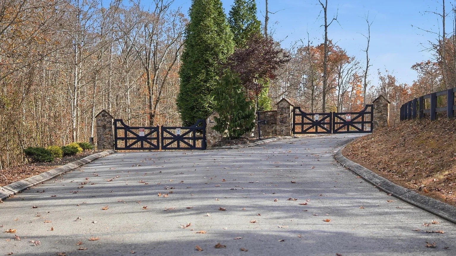 240 River Run Trail