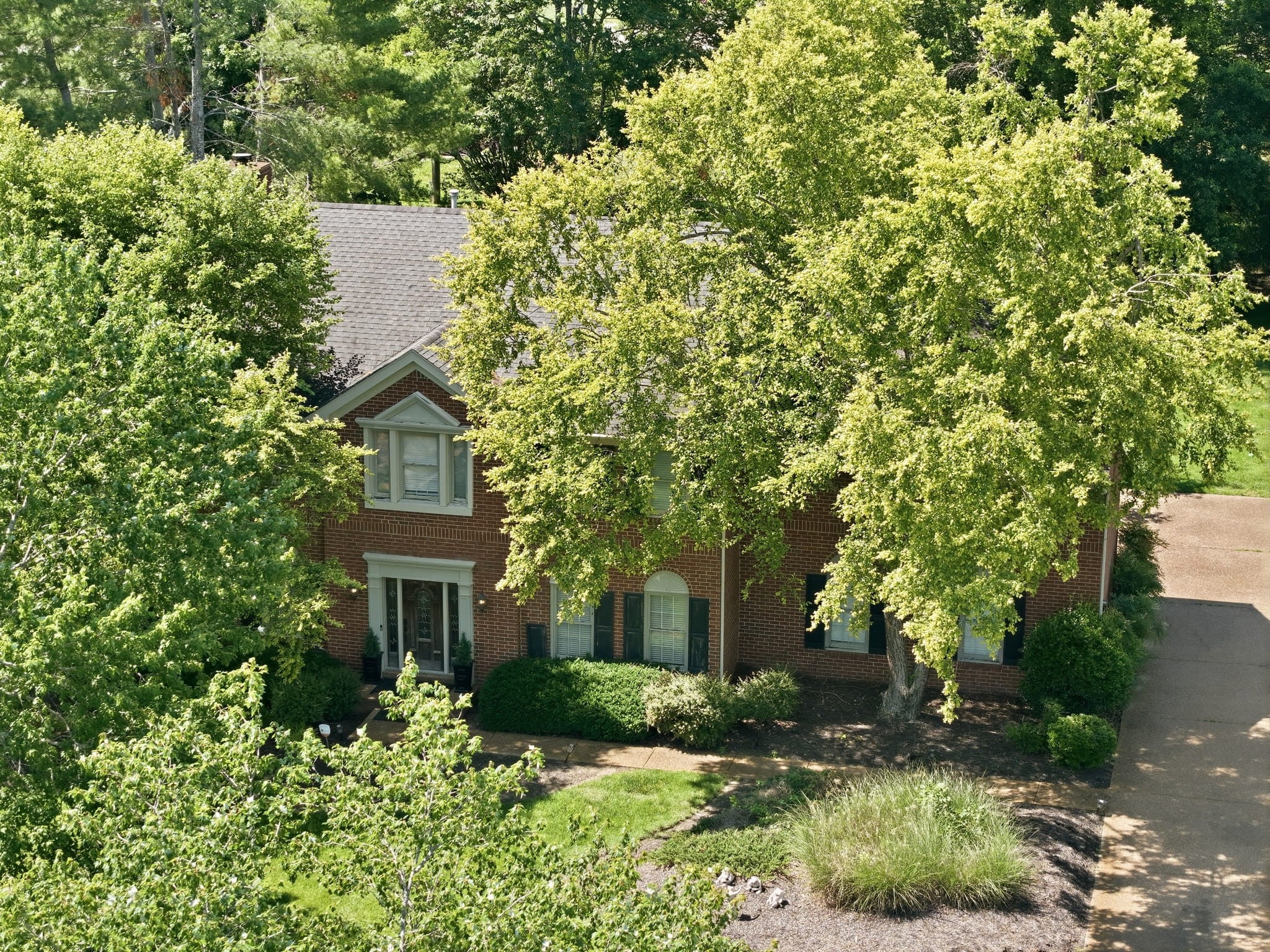 6418 Waterford Dr, Brentwood TN 37027 5-bed home, photo 3 of 26