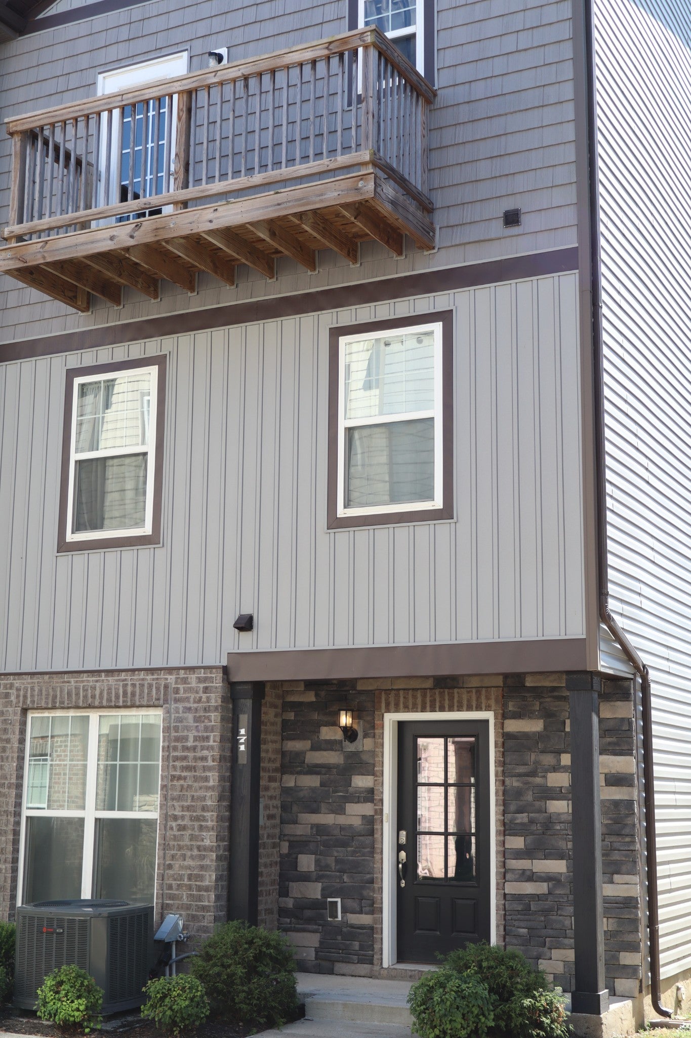171 Ramsden Ave