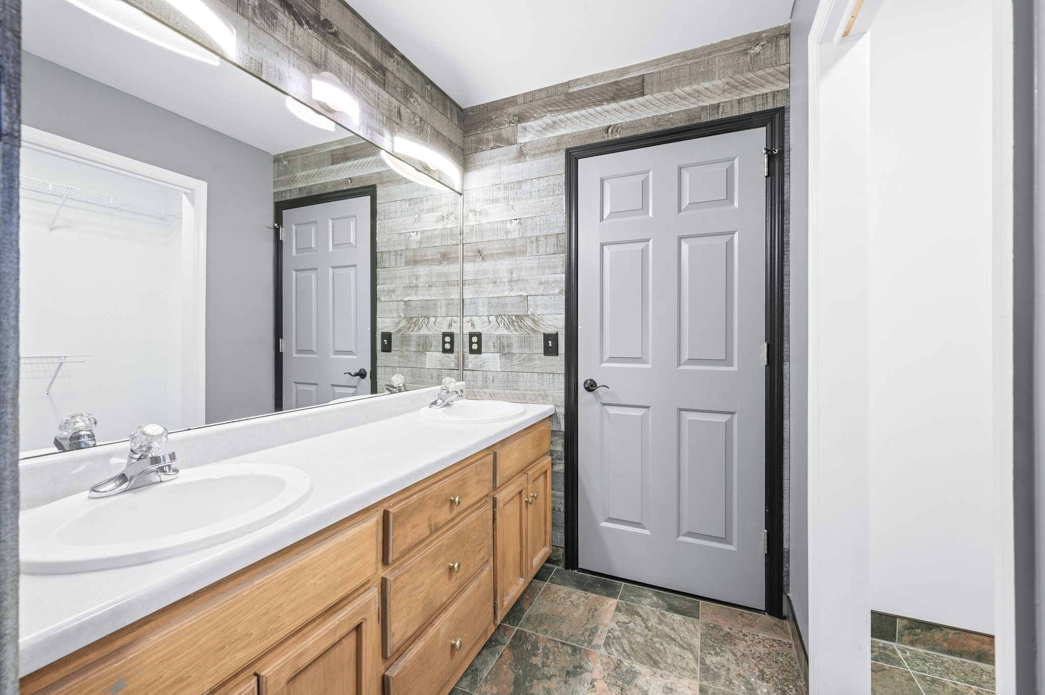 Old Hickory, Tennessee 37138, United States, 3 Bedrooms Bedrooms, ,2 BathroomsBathrooms,Residential,Pending,106228